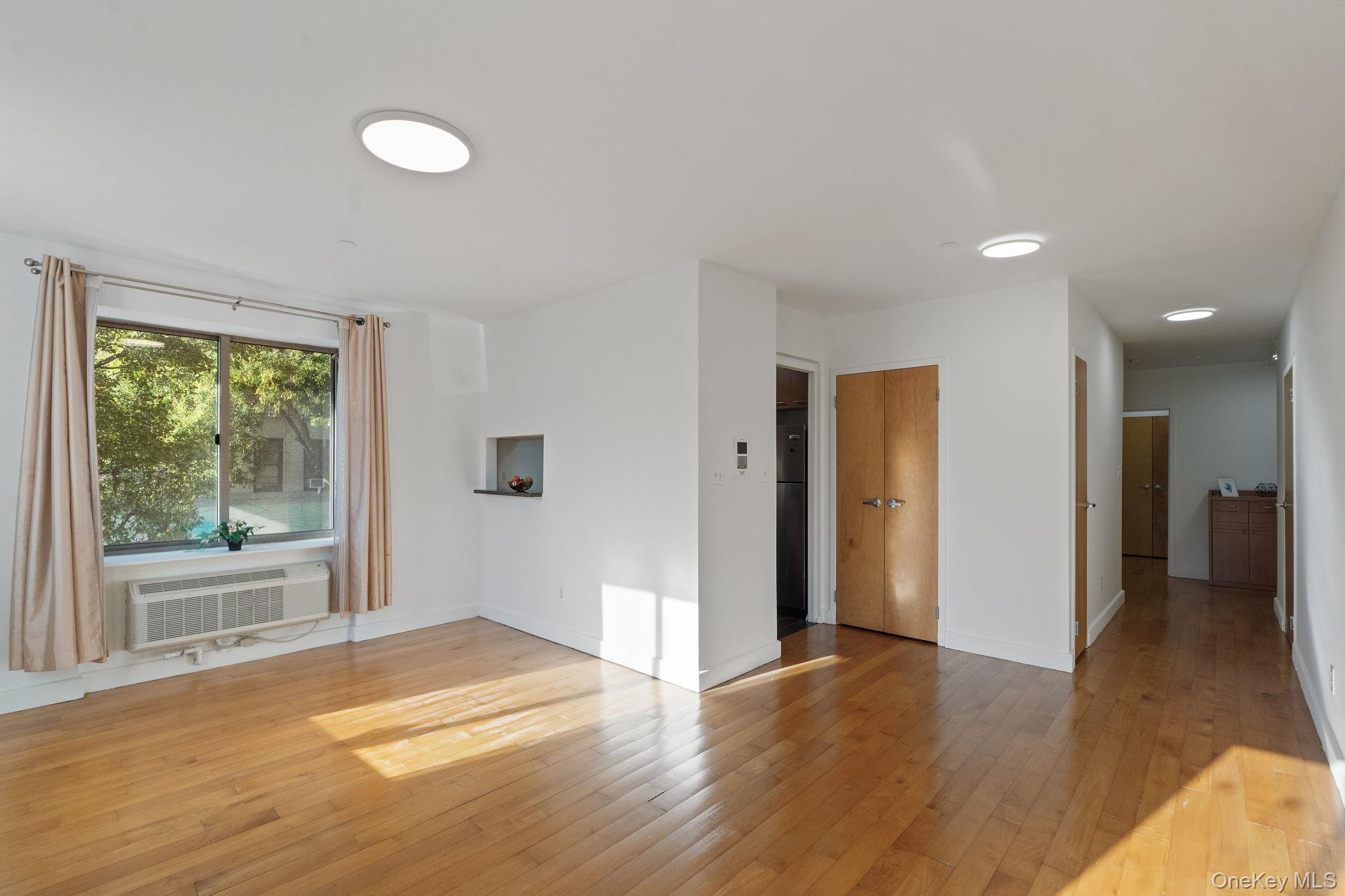 #4 photo, 2360 Amsterdam Avenue, マンハッタン New York (Manhattan) , NY 10033