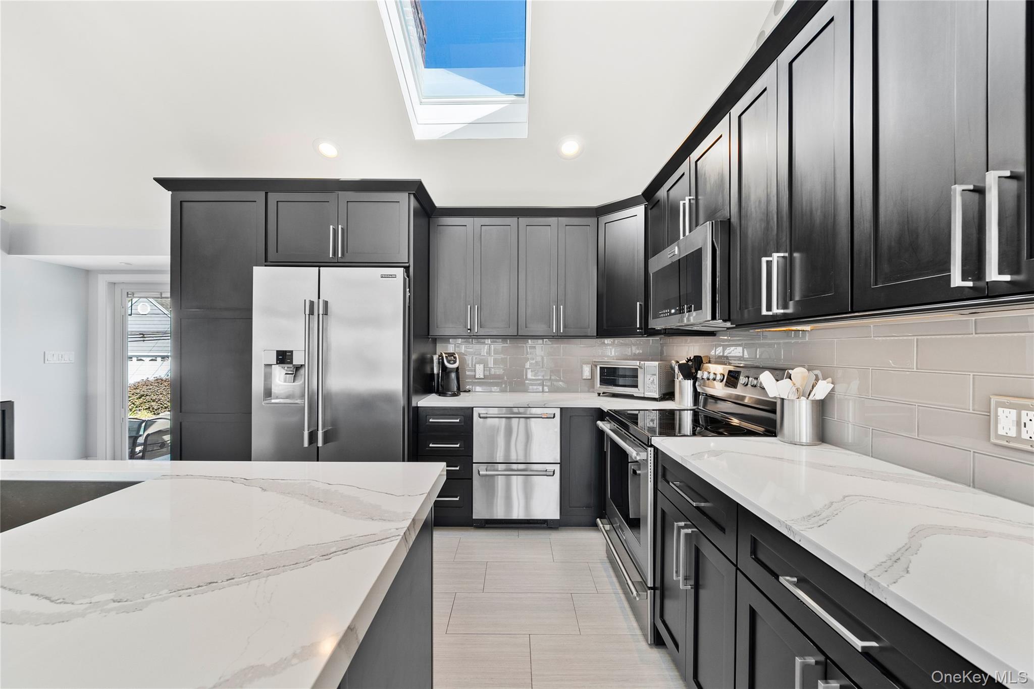 #14 photo, 9 Cynthia Lane, East Islip , NY 11730