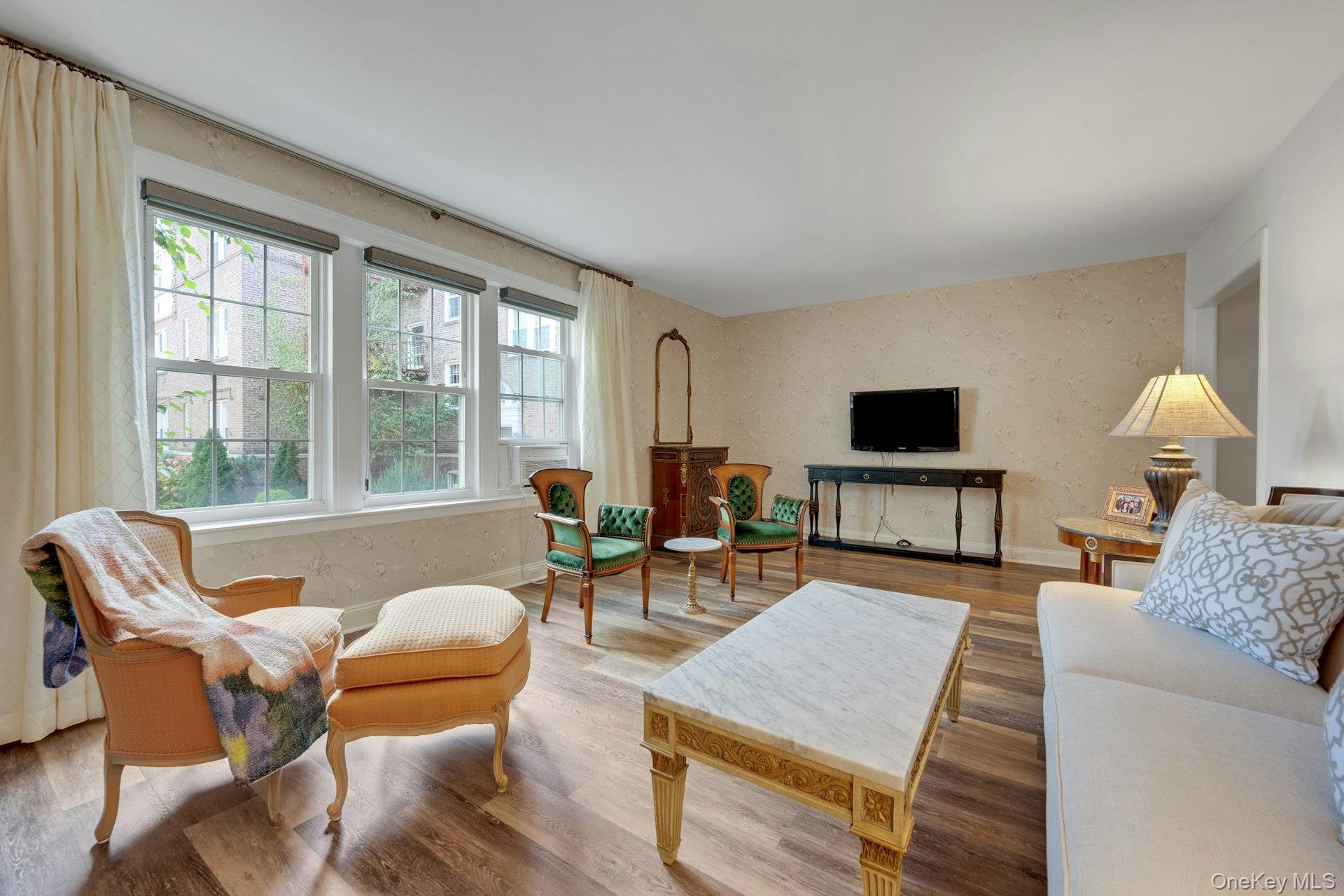 #12 photo, 83 N Broadway, White Plains , NY 10603