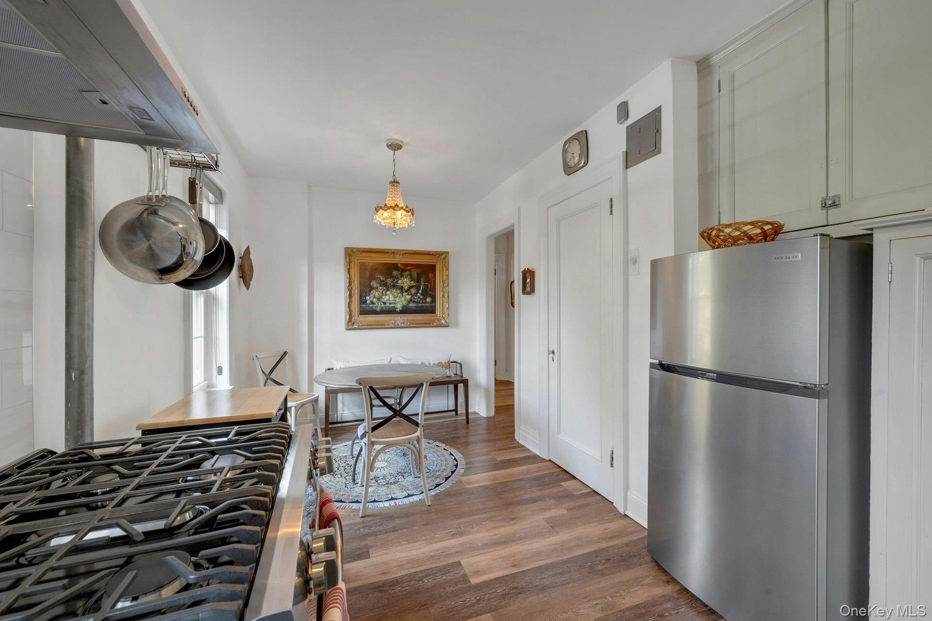 #16 photo, 83 N Broadway, White Plains , NY 10603