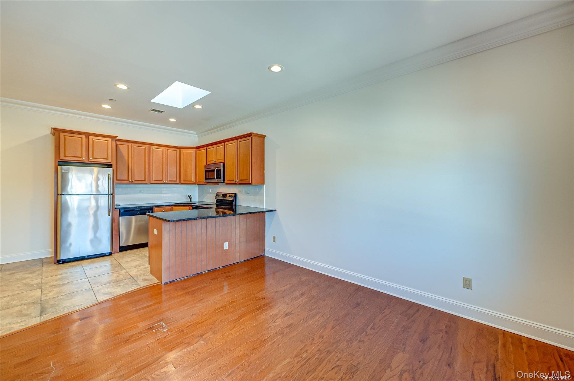 #4 photo, 328A Main Street, サフォーク郡 Huntington , NY 11743