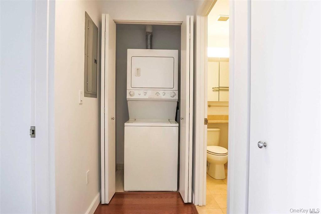 #15 photo, 40-28 College Point Blvd, Flushing , NY 11354