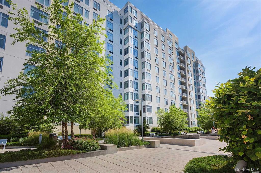 #8 photo, 40-28 College Point Blvd, Flushing , NY 11354