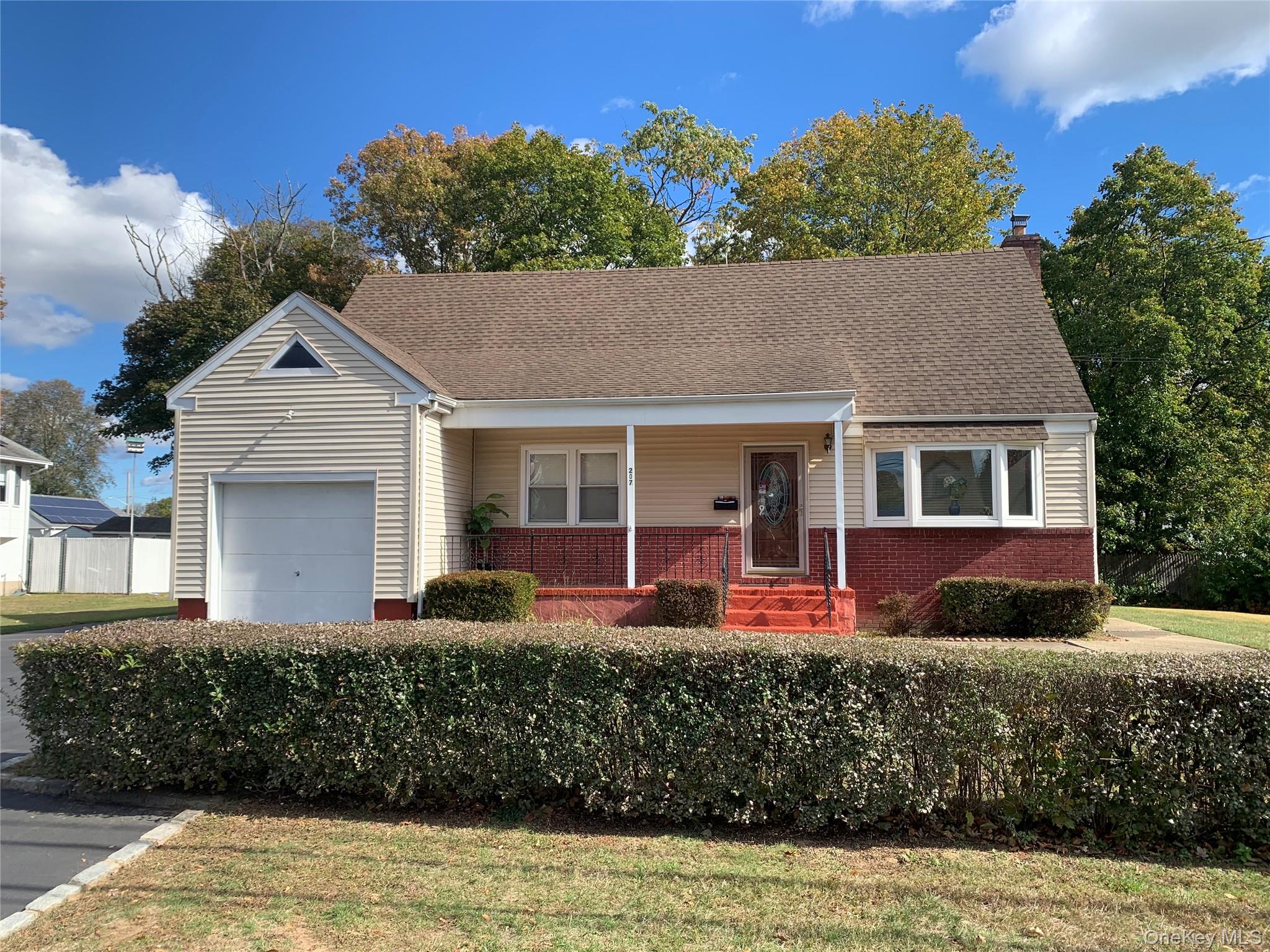 #1 photo, 207 Eastwood Avenue, Deer Park , NY 11729