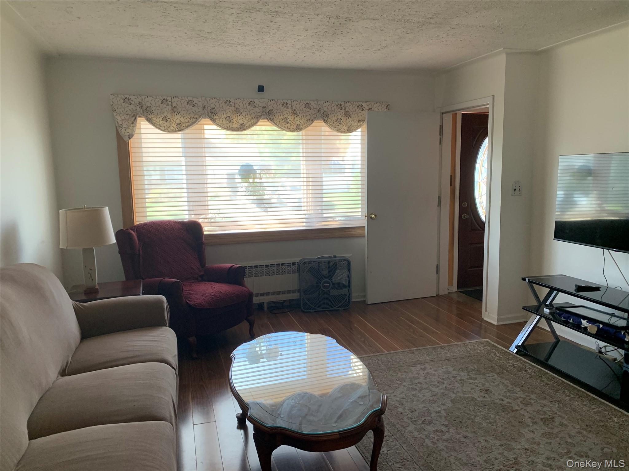 #4 photo, 207 Eastwood Avenue, Deer Park , NY 11729