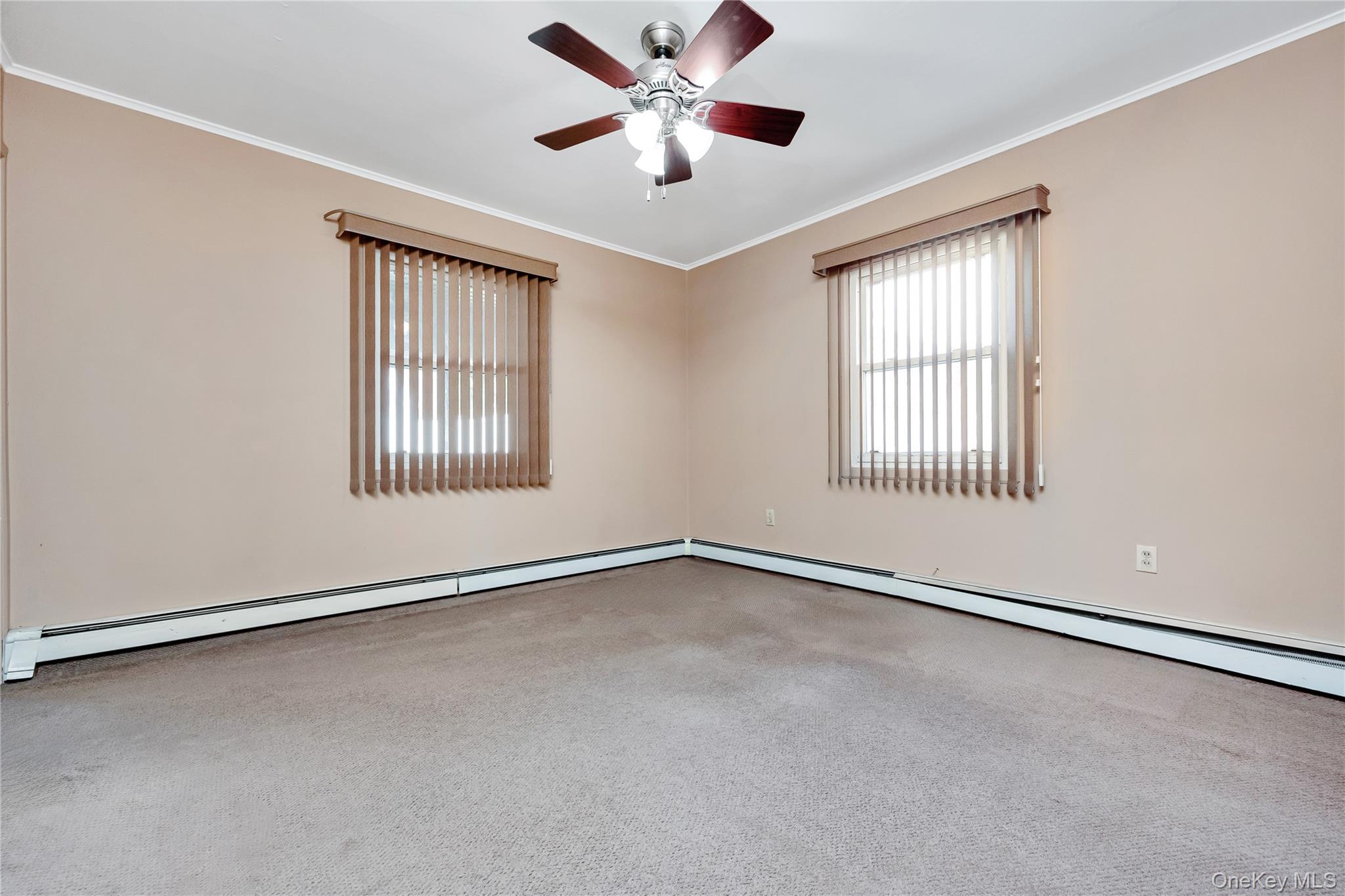 #11 photo, 44 Sparrow Lane, Levittown , NY 11756