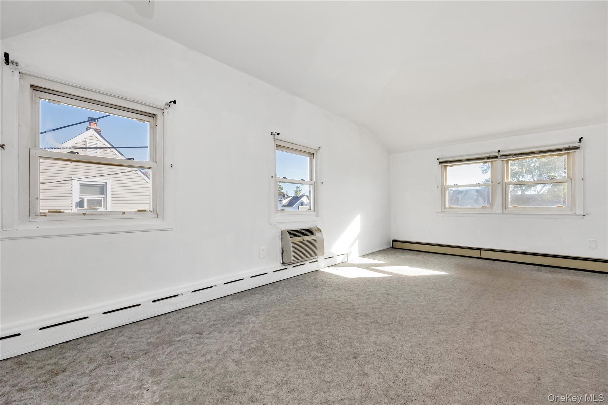 #14 photo, 44 Sparrow Lane, Levittown , NY 11756