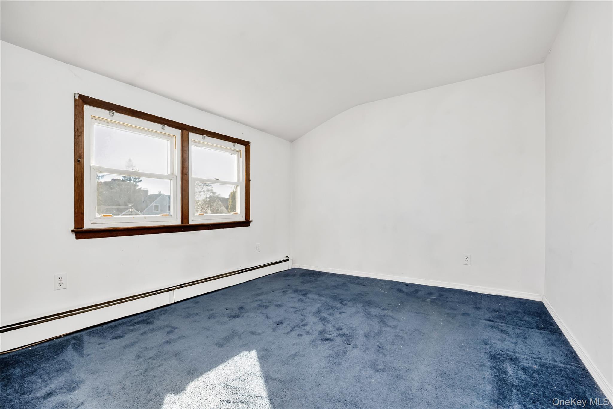 #17 photo, 44 Sparrow Lane, Levittown , NY 11756