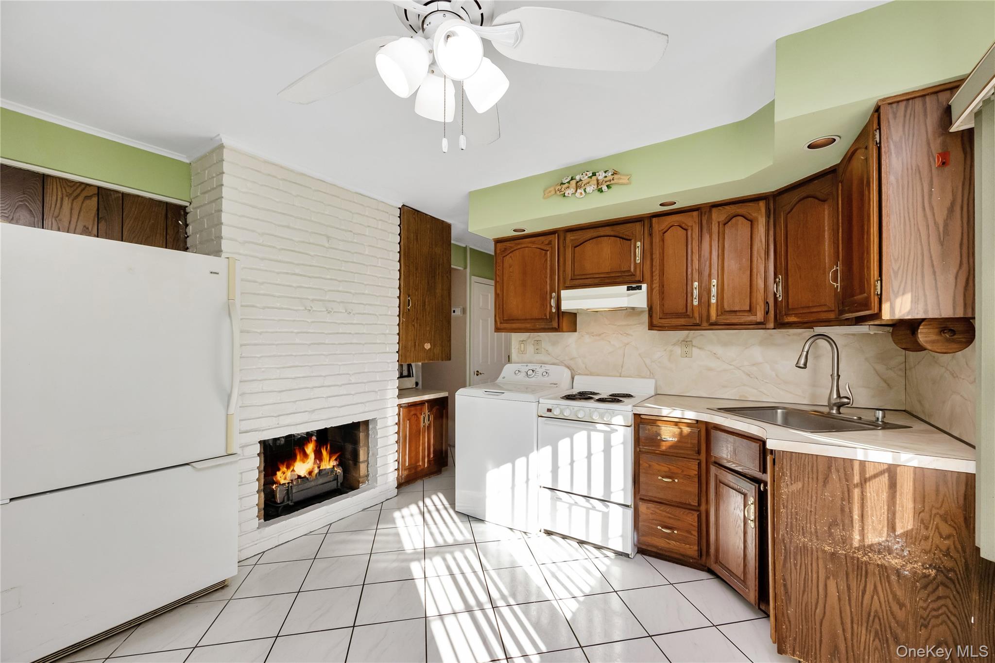 #3 photo, 44 Sparrow Lane, Levittown , NY 11756