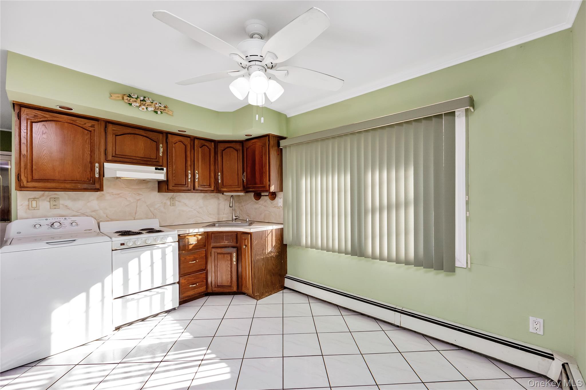 #4 photo, 44 Sparrow Lane, Levittown , NY 11756