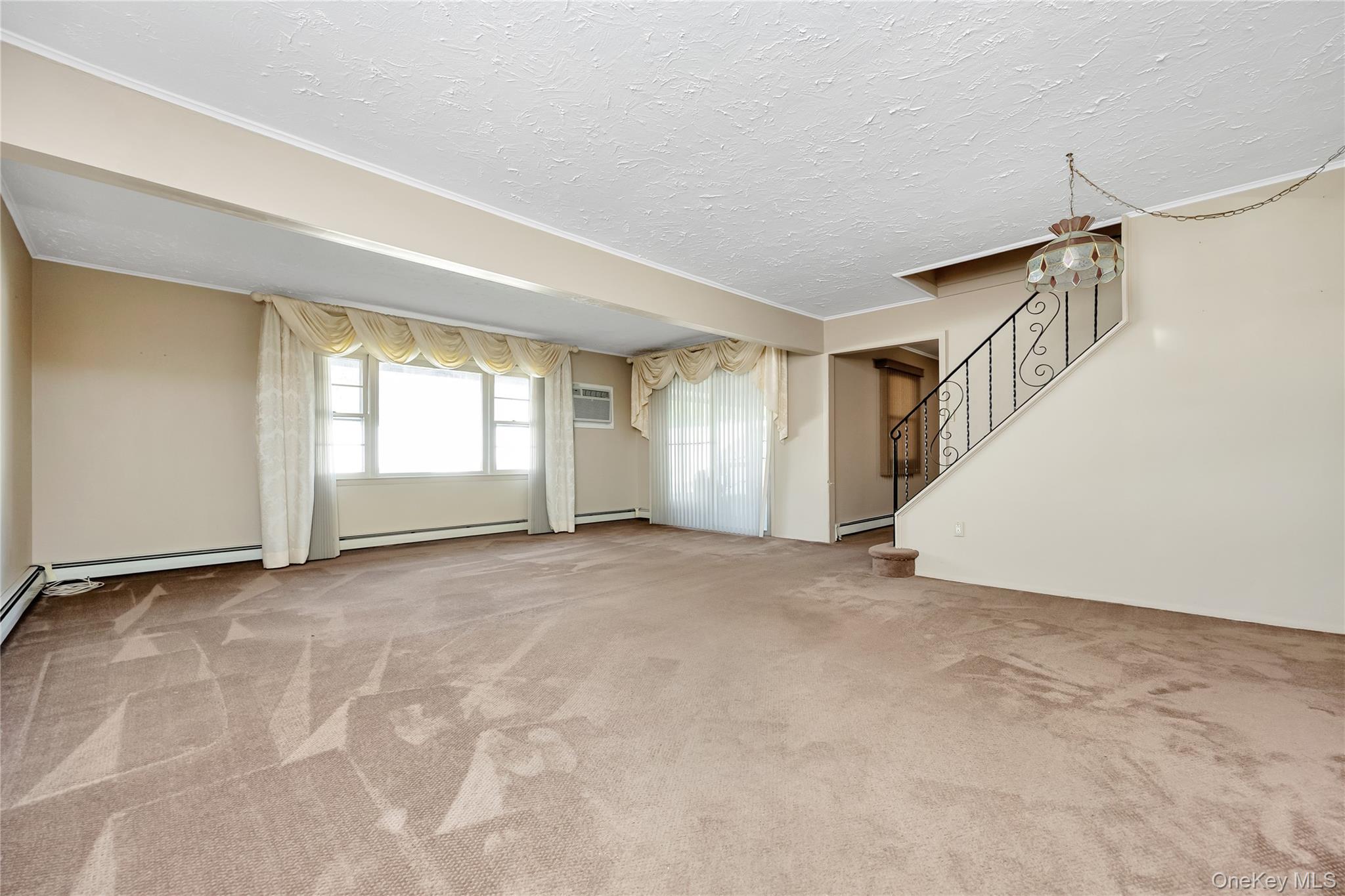 #6 photo, 44 Sparrow Lane, Levittown , NY 11756