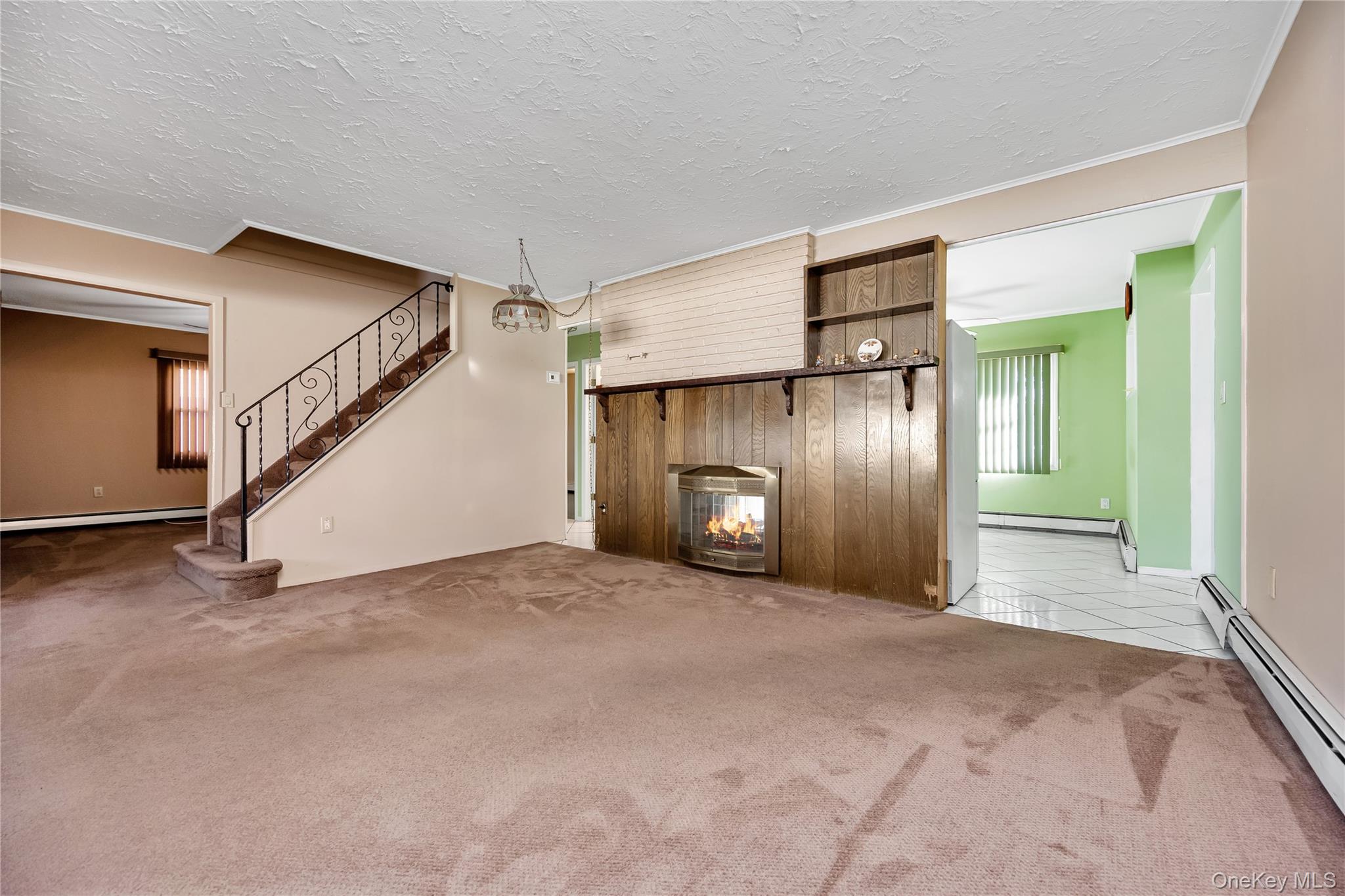 #9 photo, 44 Sparrow Lane, Levittown , NY 11756