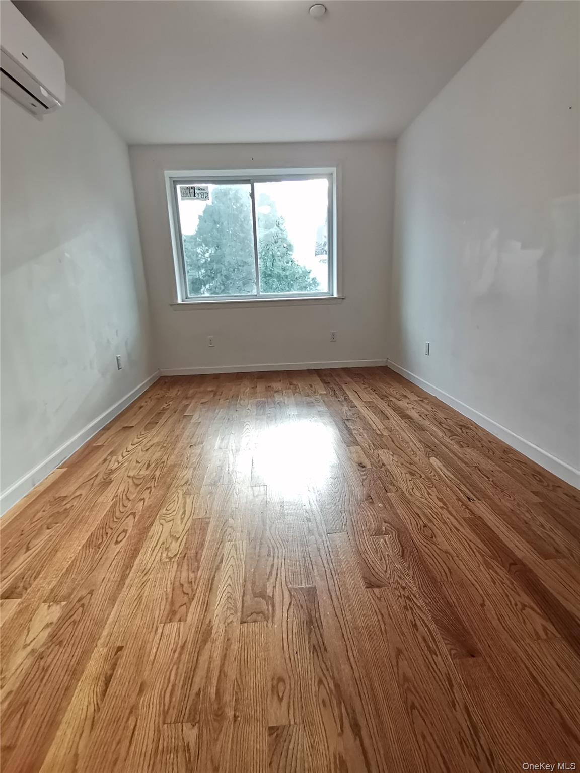 #4 photo, 33-19 103 Street, Corona , NY 11368