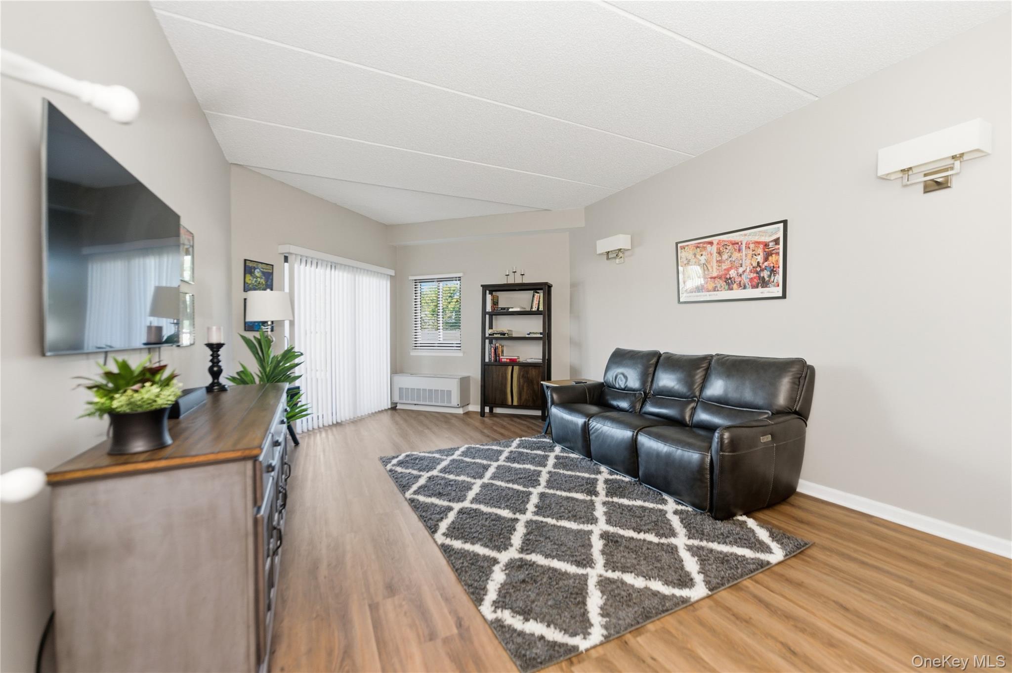 #1 photo, 725 Miller Avenue, ナッソー郡 Freeport , NY 11520