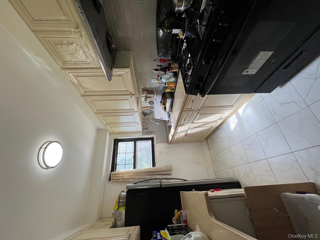 #7 photo, 69-15 136th St, Kew Garden Hills , NY 11367