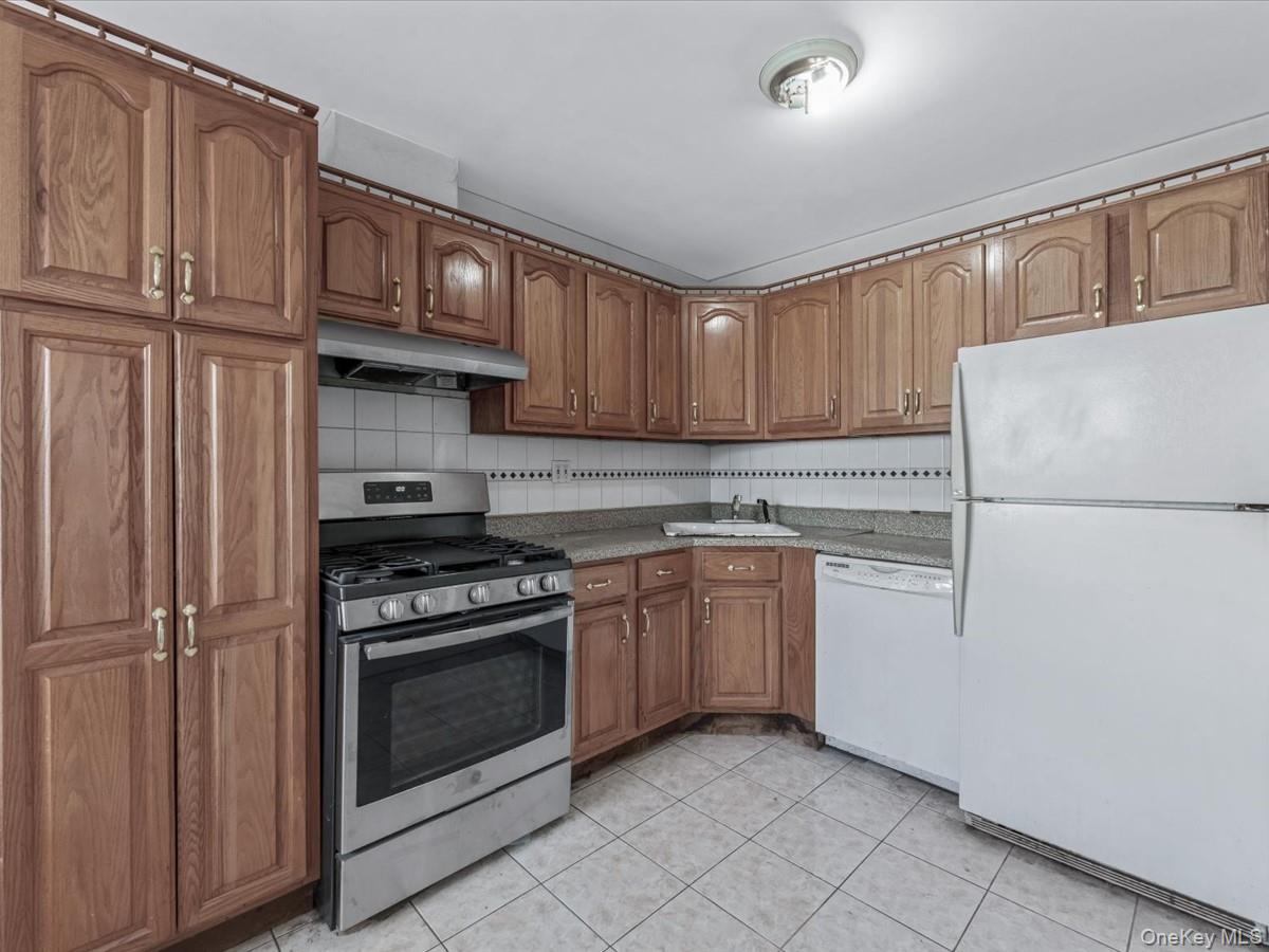 #8 photo, 66-34 Clinton Avenue, クイーンズ区 Maspeth , NY 11378