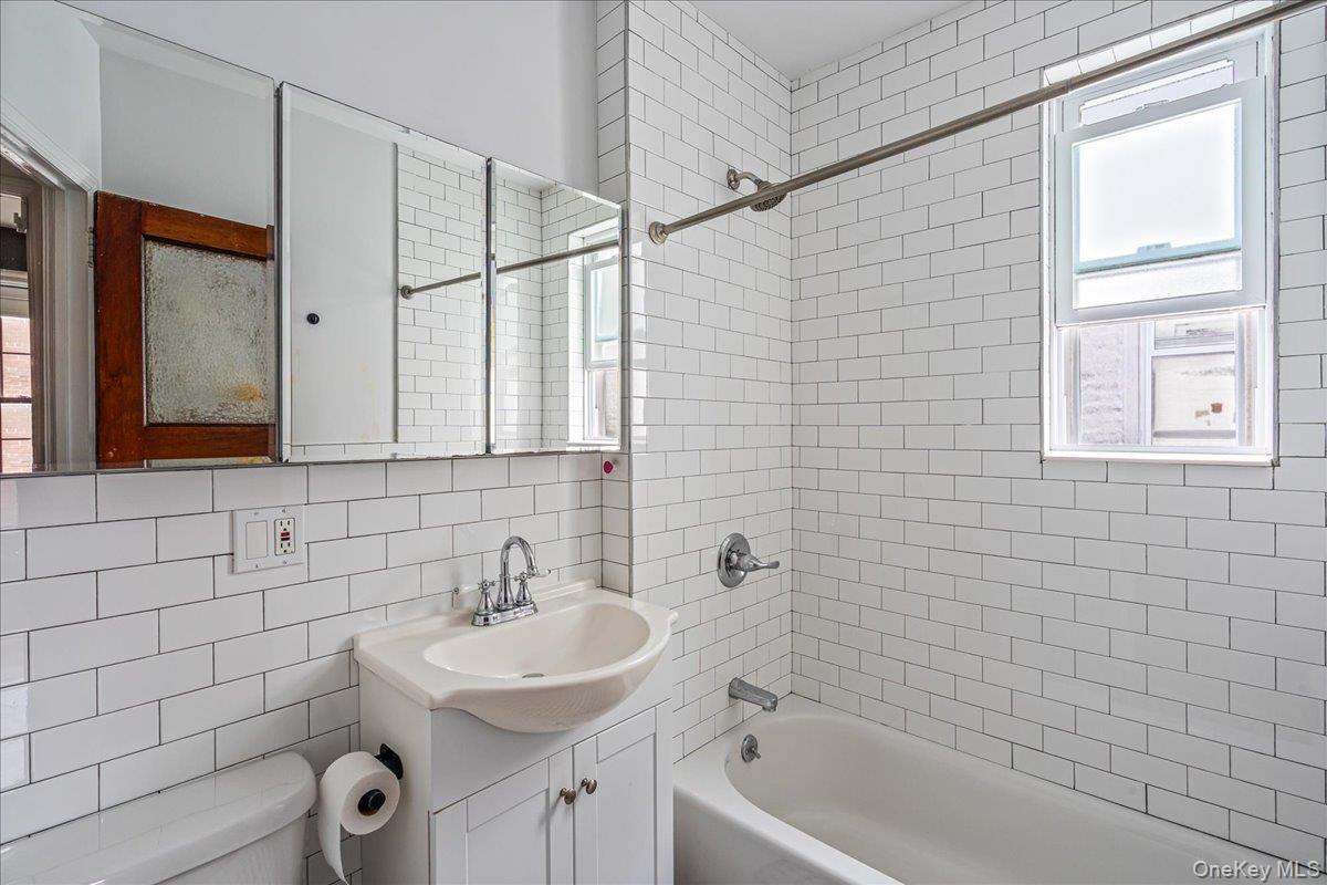 #19 photo, 9204 Ridge Blvd, Brooklyn , NY 11209