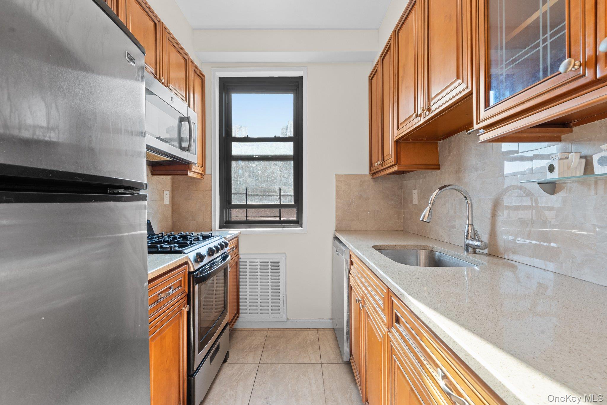 #14 photo, 69-60 108th Street, Forest Hills , NY 11375