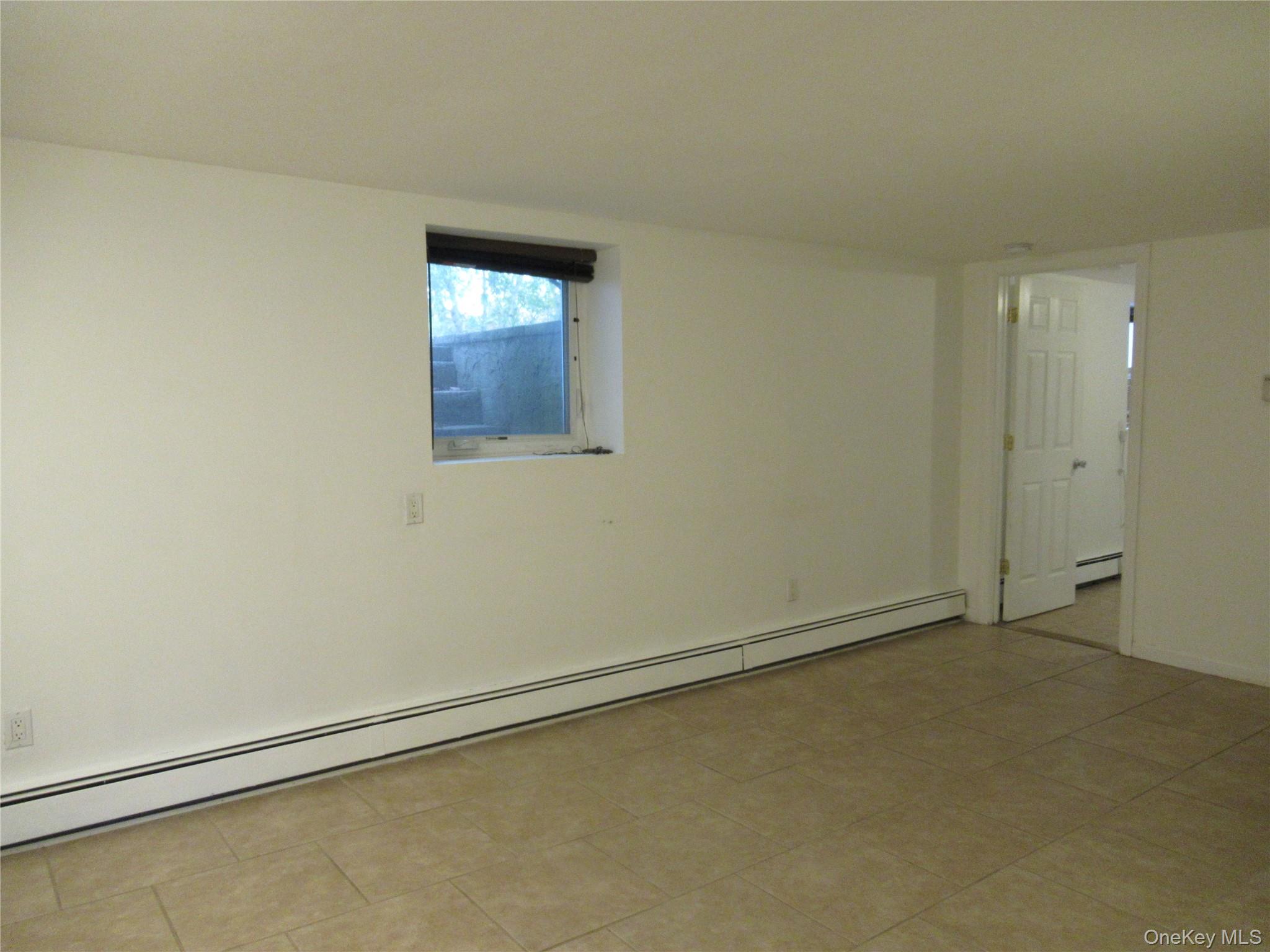 #13 photo, 86 Oakdale Avenue, Selden , NY 11784