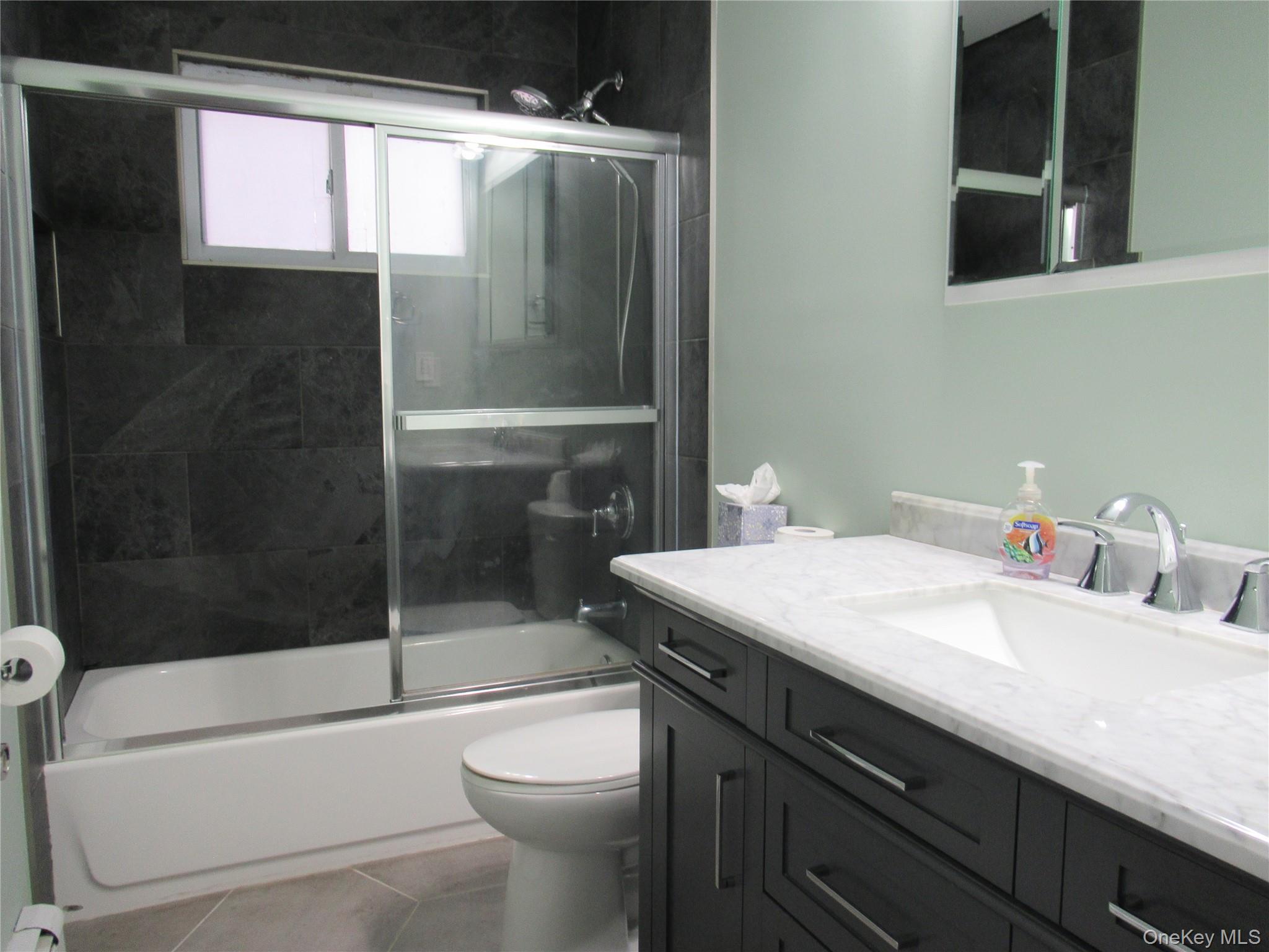 #6 photo, 86 Oakdale Avenue, Selden , NY 11784