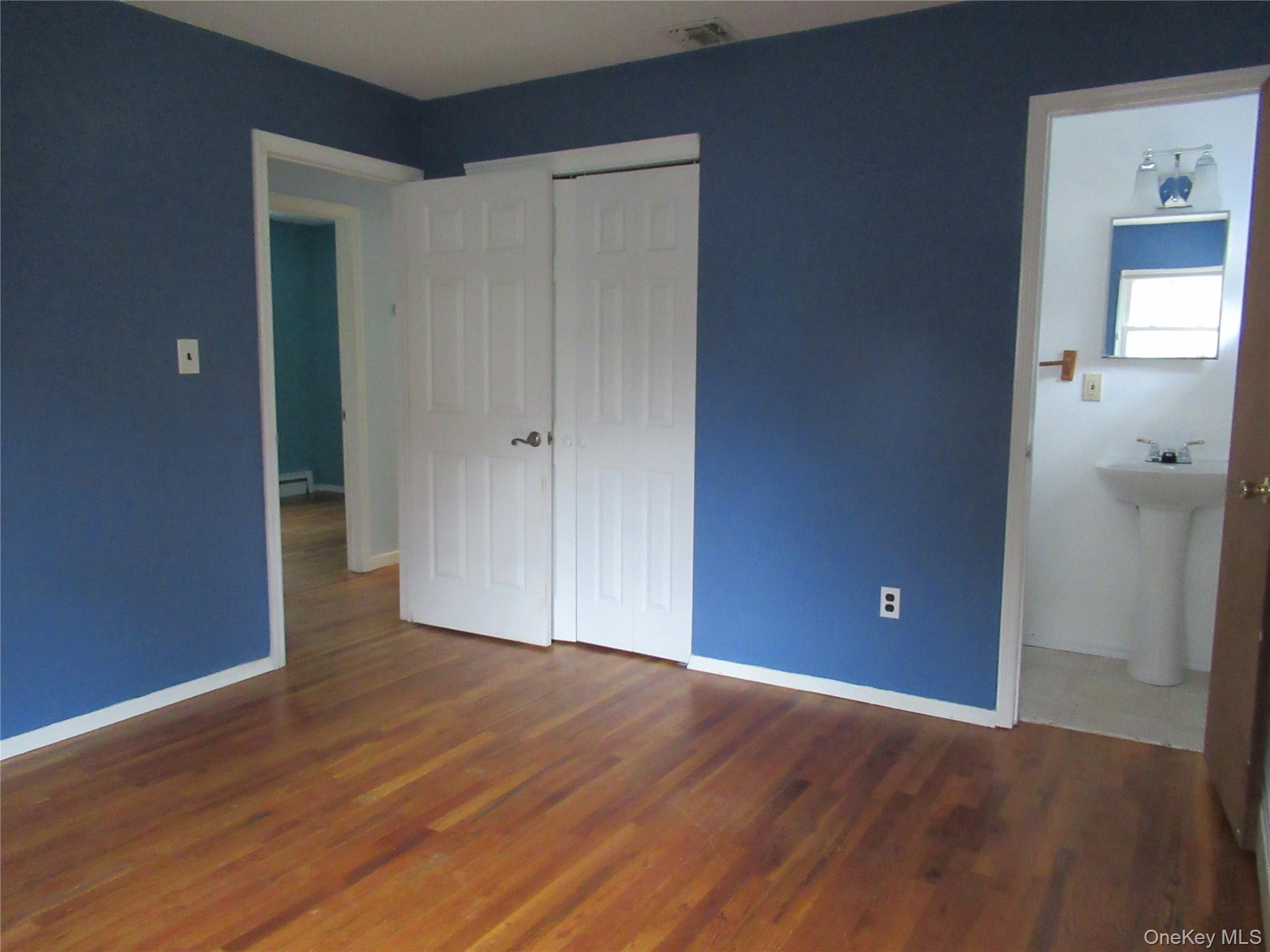 #7 photo, 86 Oakdale Avenue, Selden , NY 11784