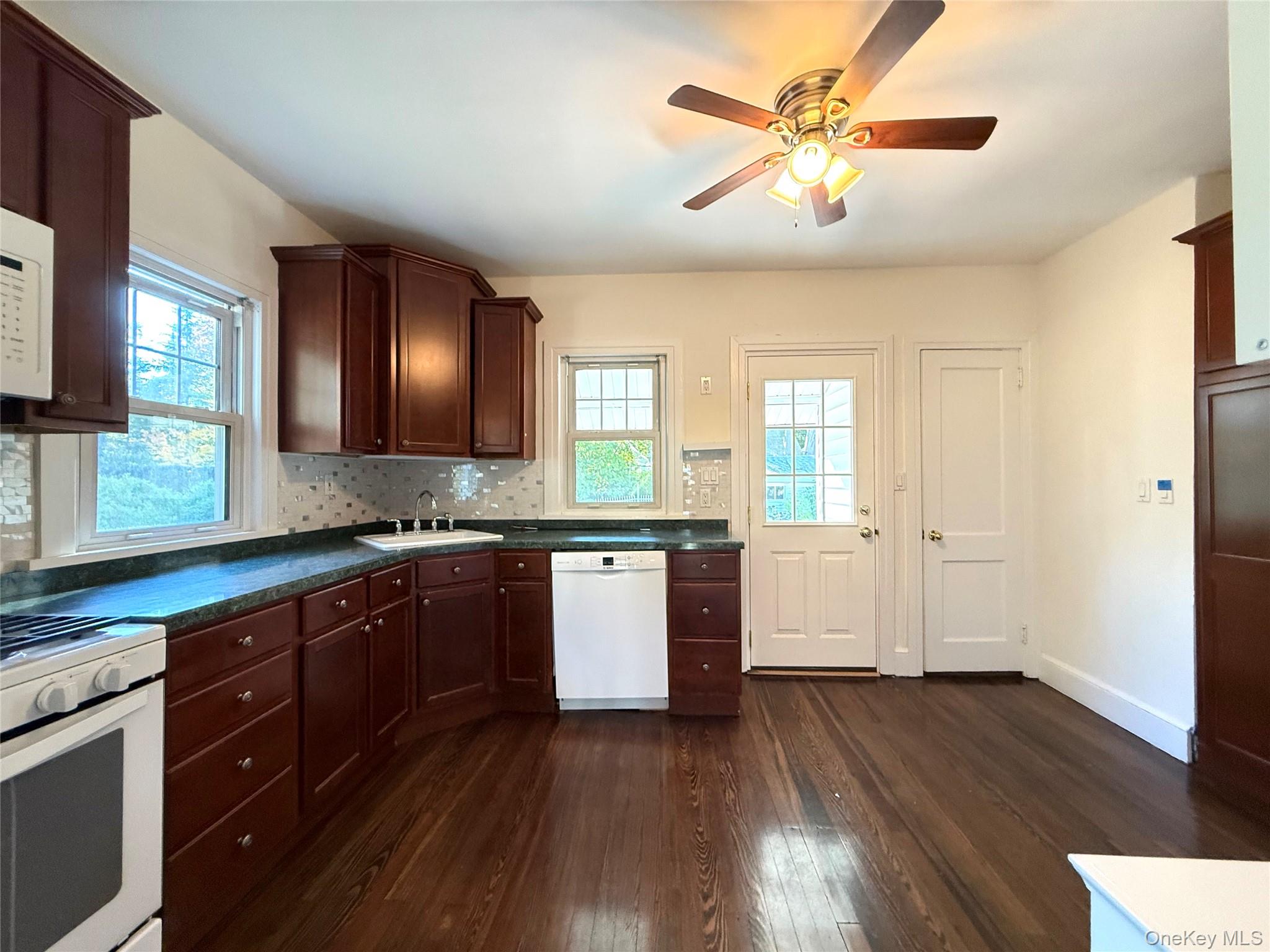 #6 photo, 38 Sammis Street, サフォーク郡 Huntington , NY 11743