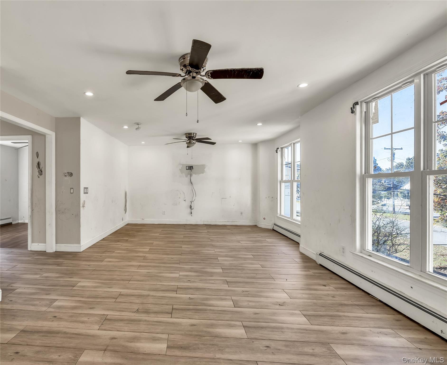 #16 photo, 362 Deauville Boulevard, Babylon , NY 11726