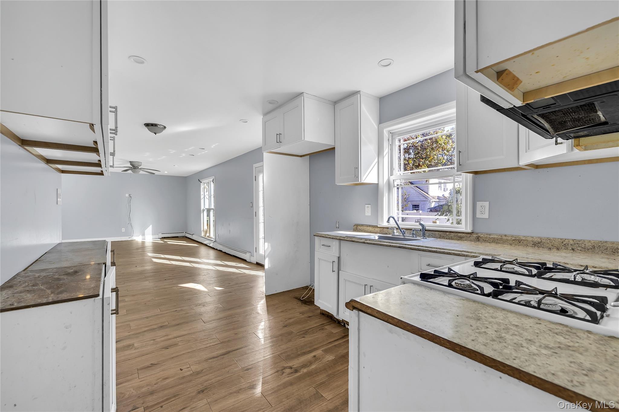 #17 photo, 362 Deauville Boulevard, Babylon , NY 11726