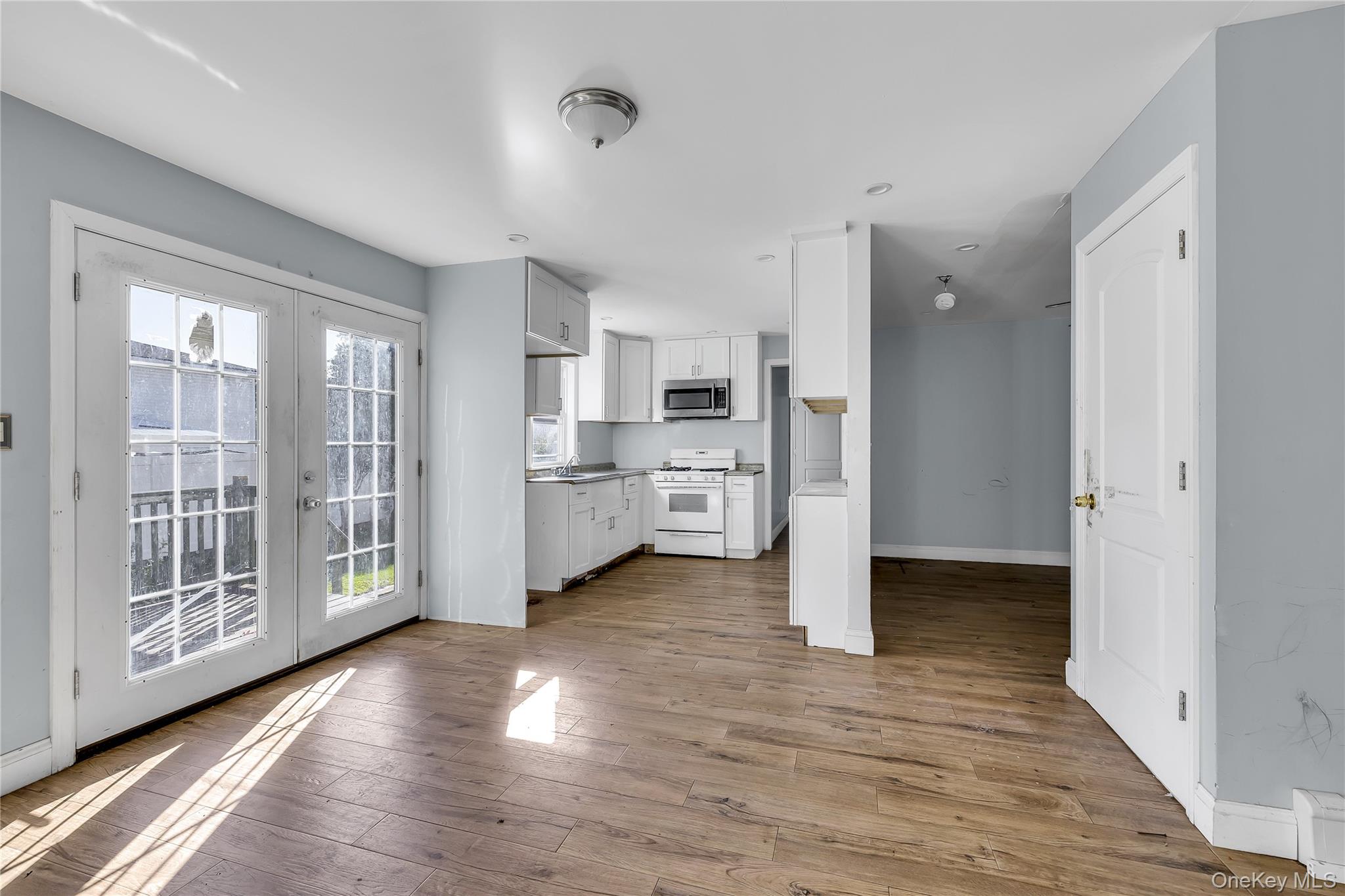 #5 photo, 362 Deauville Boulevard, Babylon , NY 11726