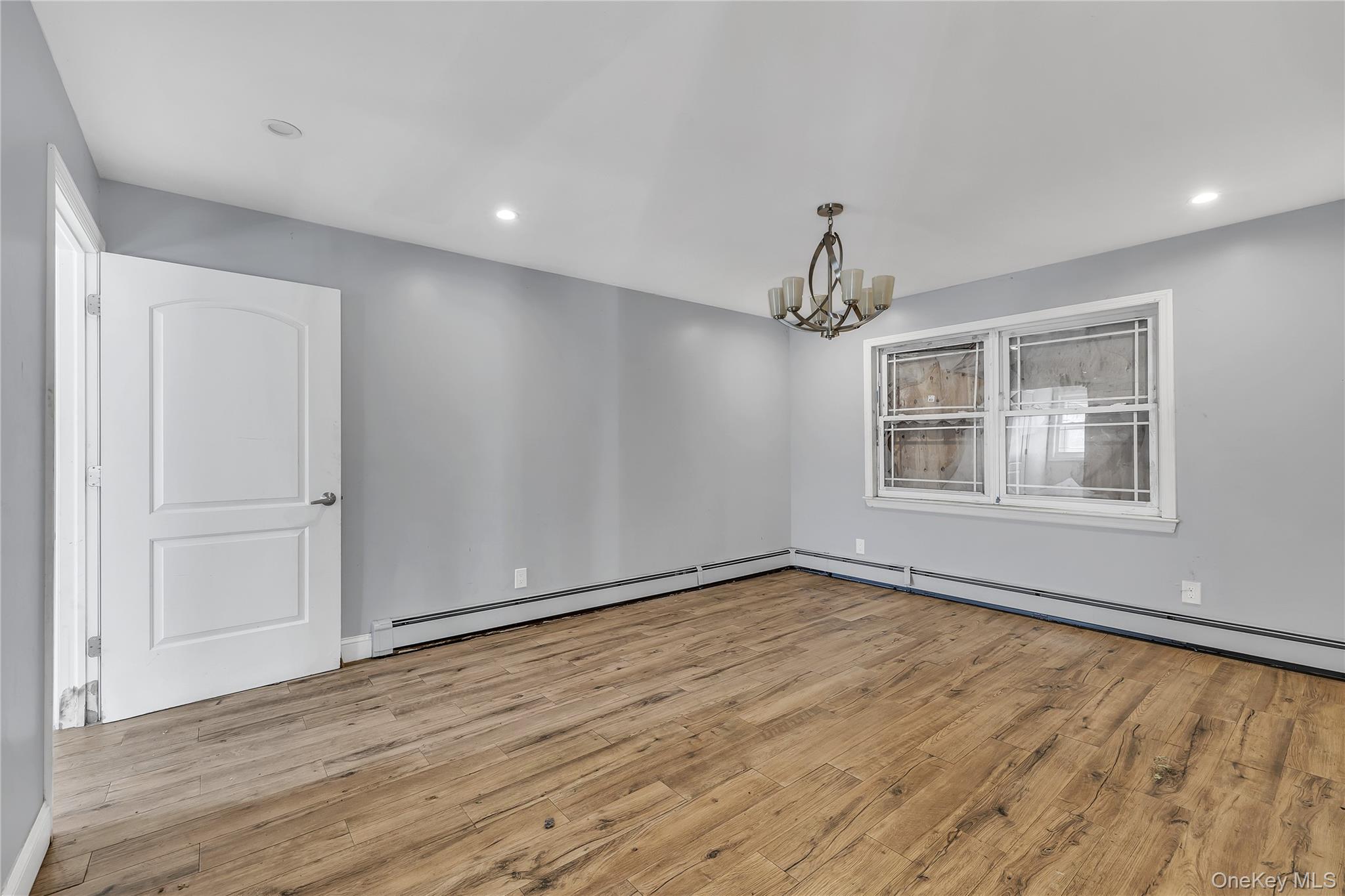 #8 photo, 362 Deauville Boulevard, Babylon , NY 11726