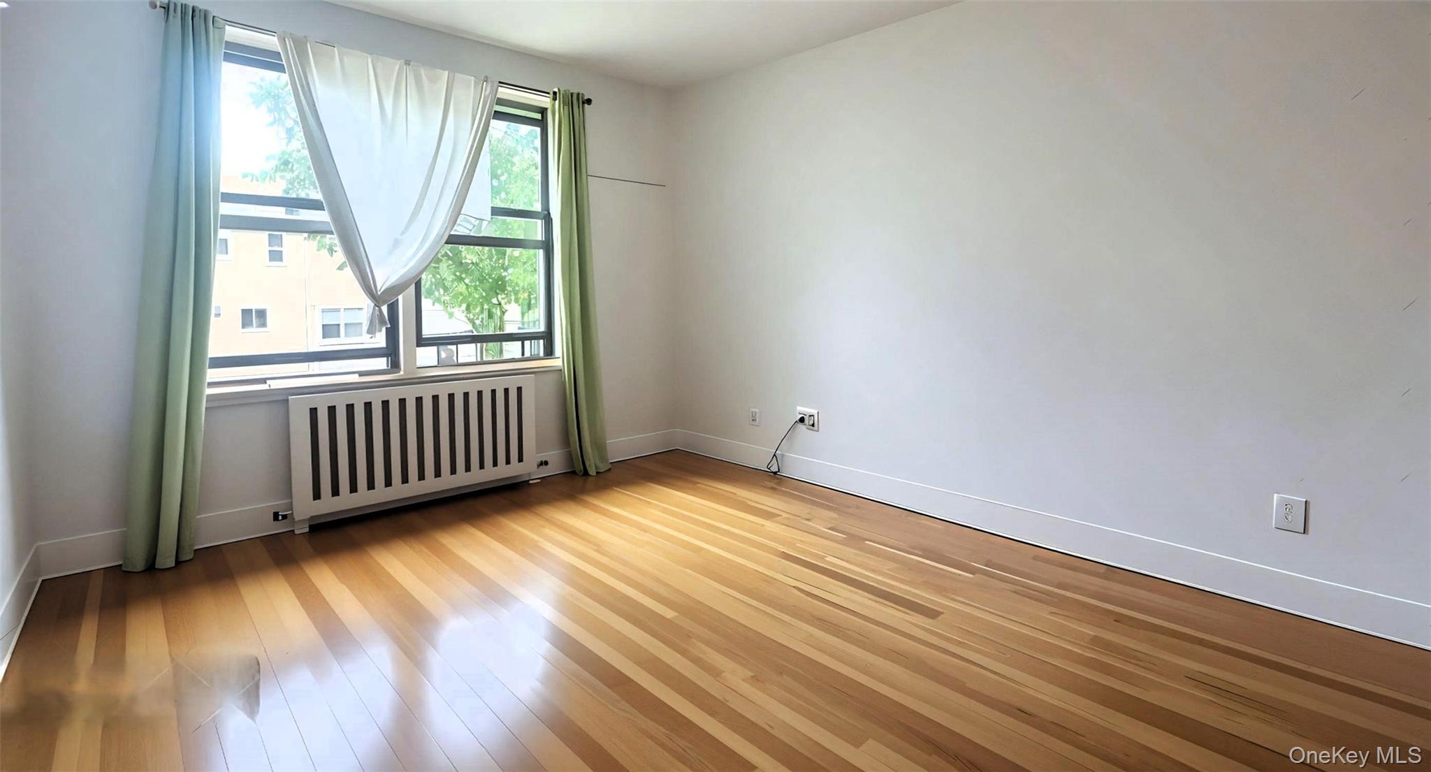 #6 photo, 9011 35th, クイーンズ区 Jackson Heights , NY 11372