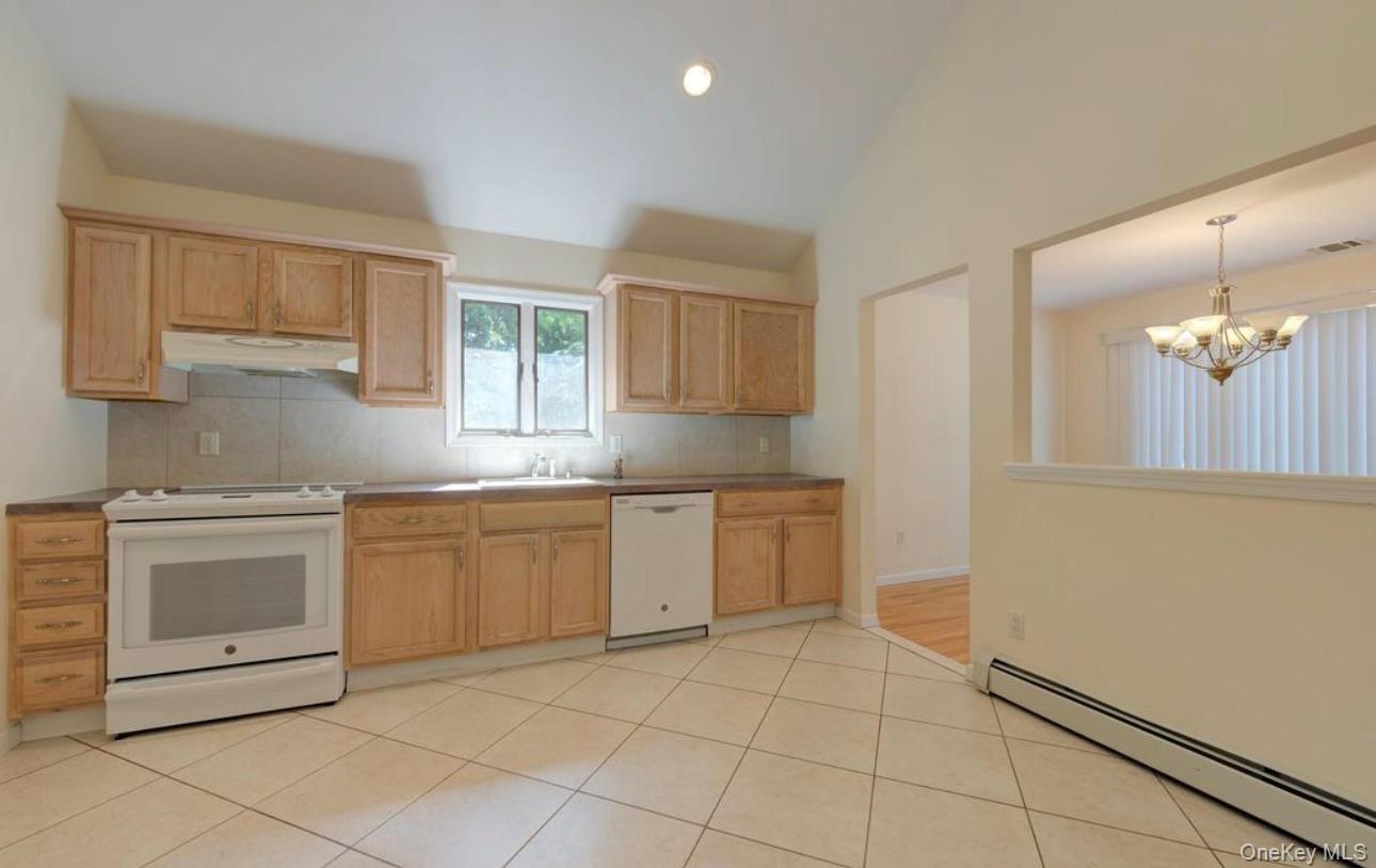 #8 photo, 11 7th Street, Bayville , NY 11709