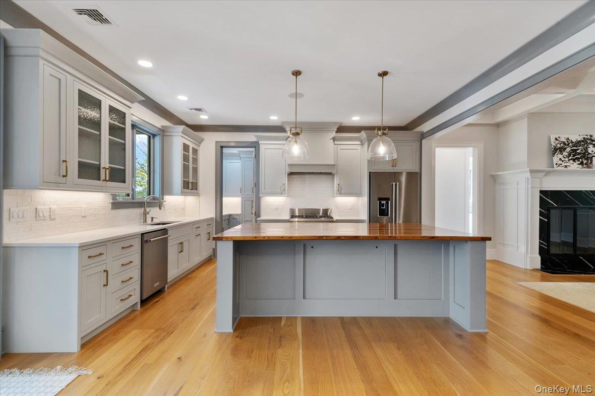 #11 photo, 17 Moriches Avenue, サフォーク郡 East Moriches , NY 11940