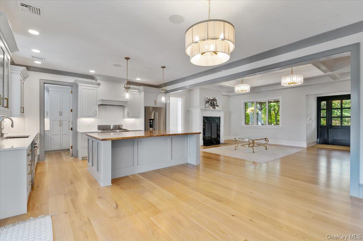 #12 photo, 17 Moriches Avenue, サフォーク郡 East Moriches , NY 11940