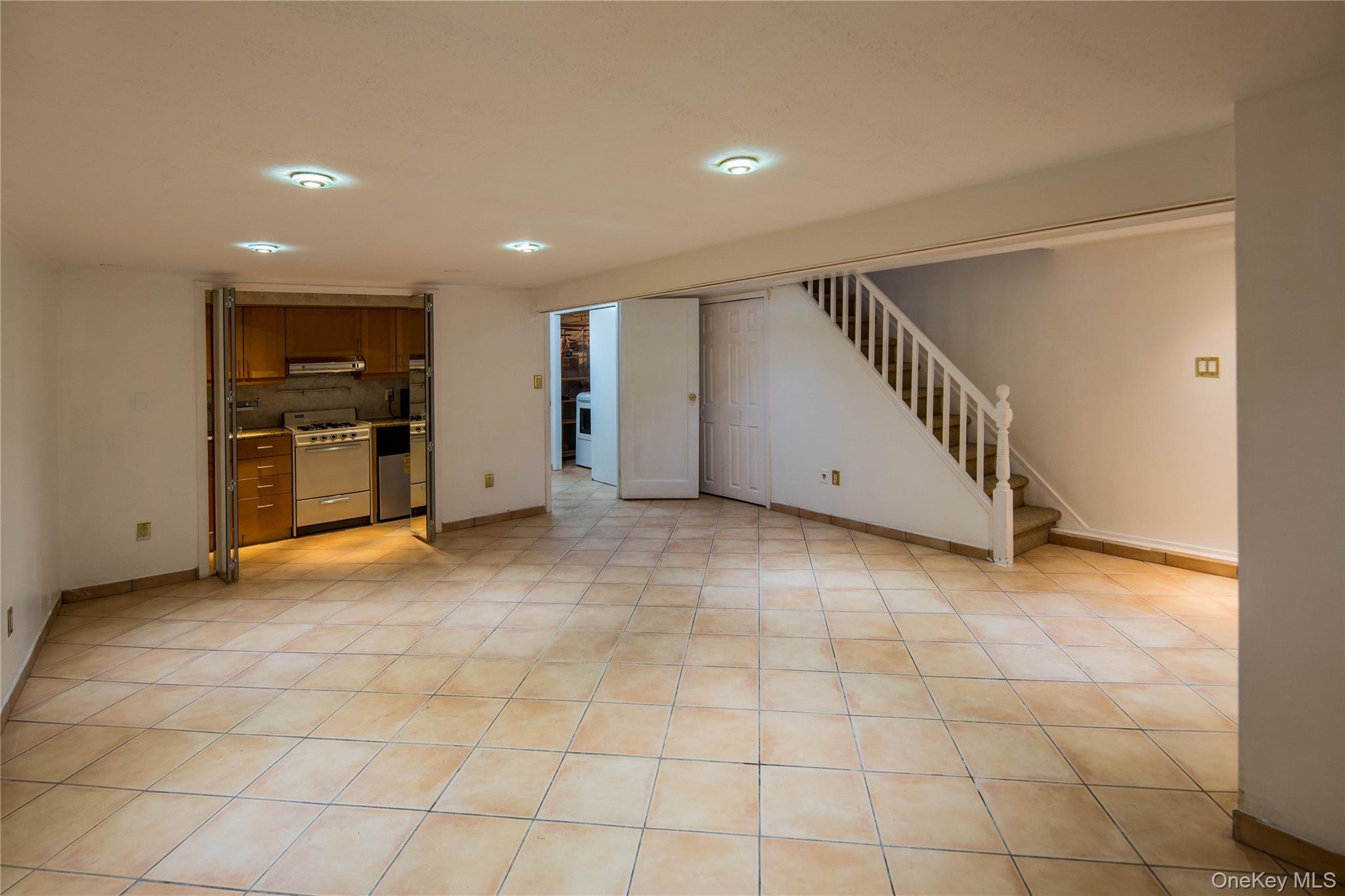 #19 photo, 86-31 62nd Avenue, Rego Park , NY 11374