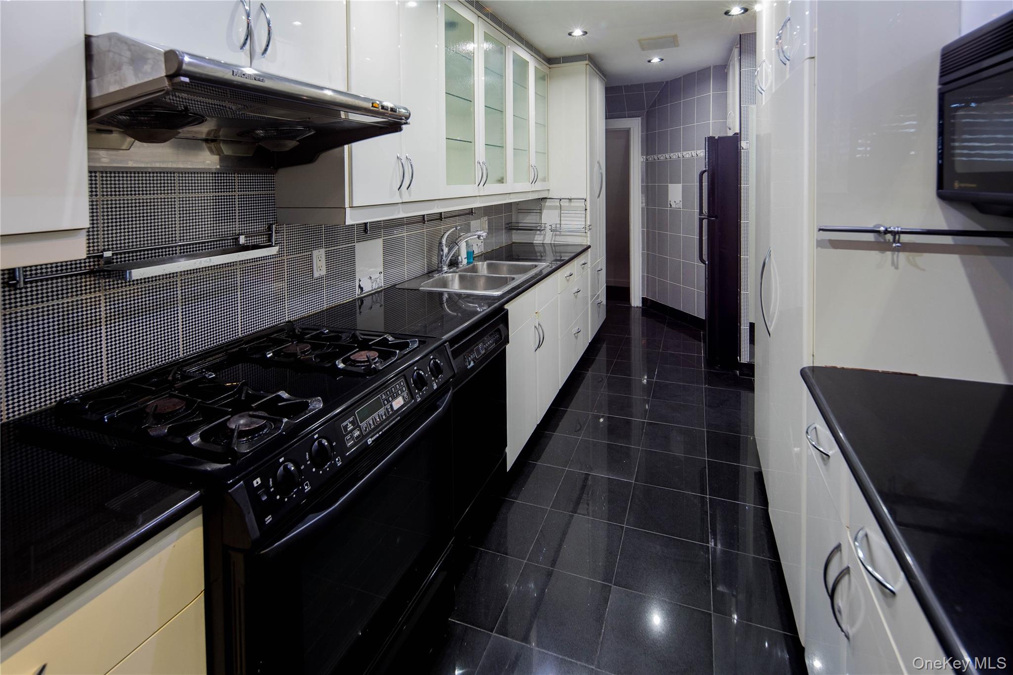 #9 photo, 86-31 62nd Avenue, Rego Park , NY 11374