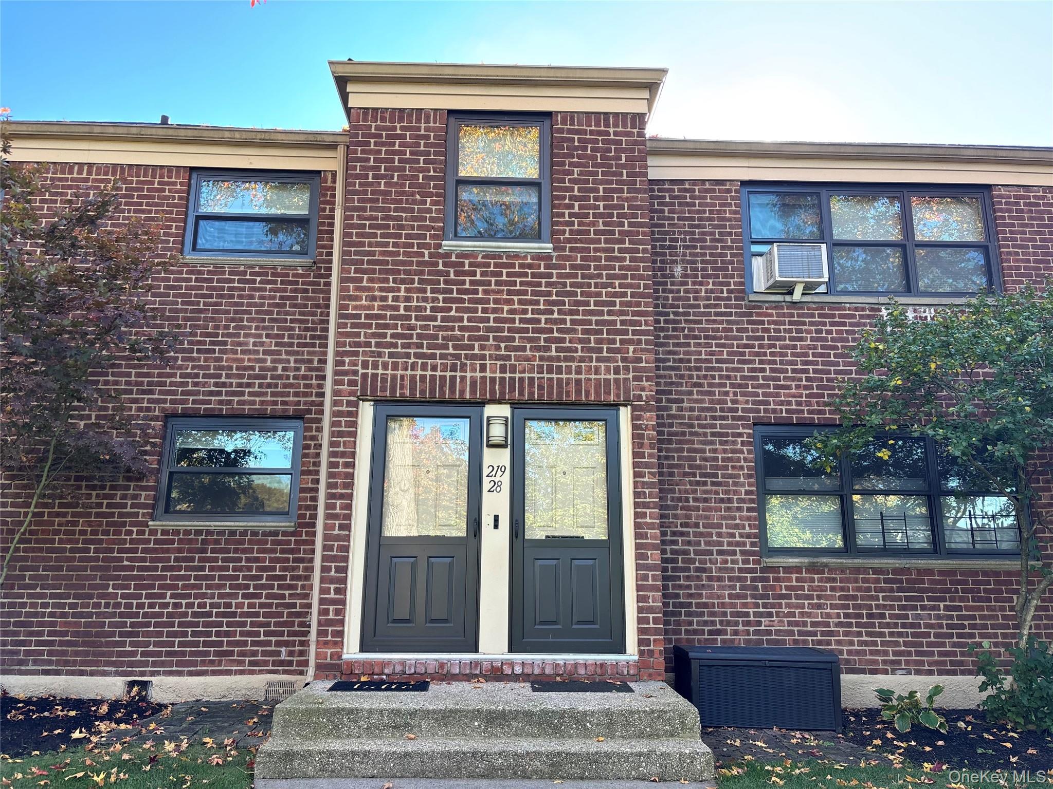 #1 photo, 219-28 75 Avenue, クイーンズ区 Oakland Gardens , NY 11364