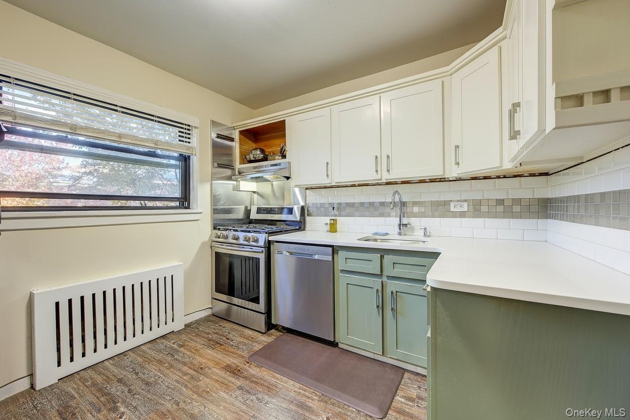 #10 photo, 219-28 75 Avenue, Oakland Gardens , NY 11364