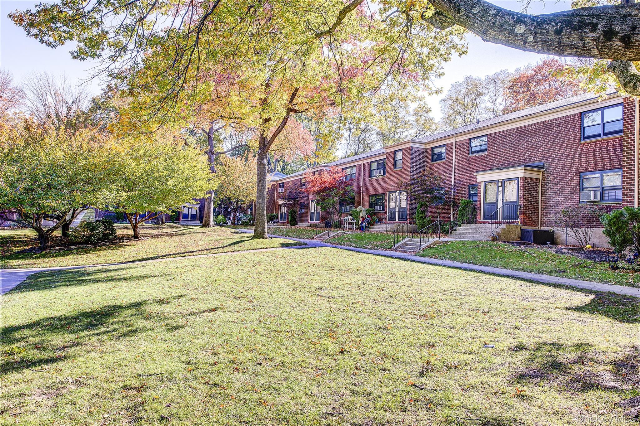 #2 photo, 219-28 75 Avenue, Oakland Gardens , NY 11364