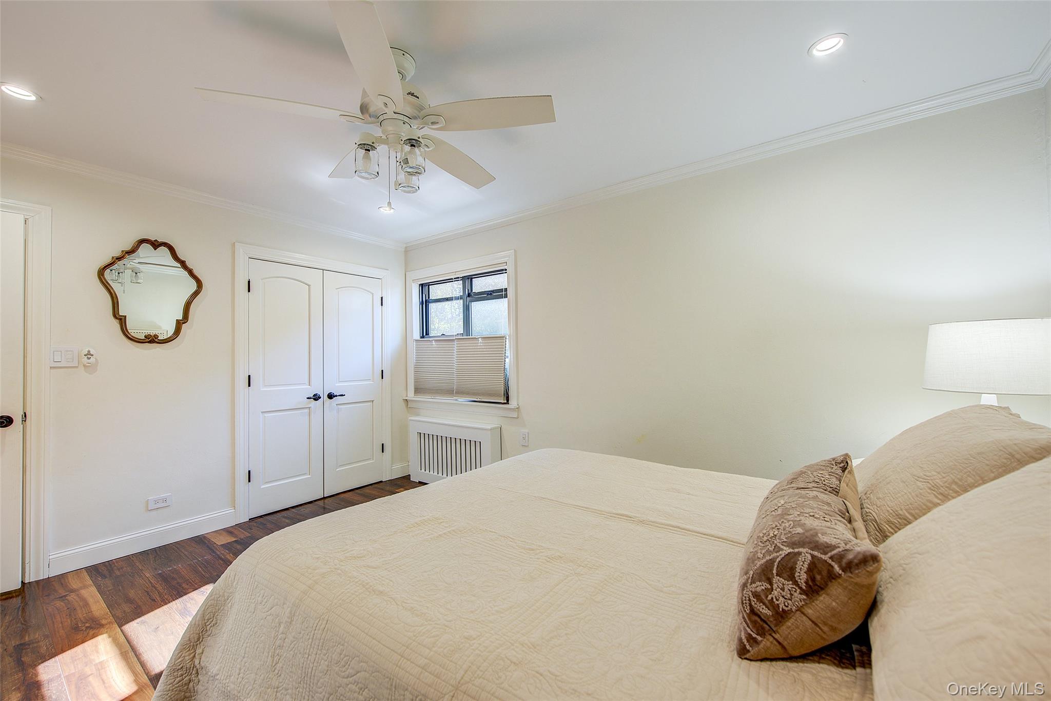 #20 photo, 219-28 75 Avenue, Oakland Gardens , NY 11364