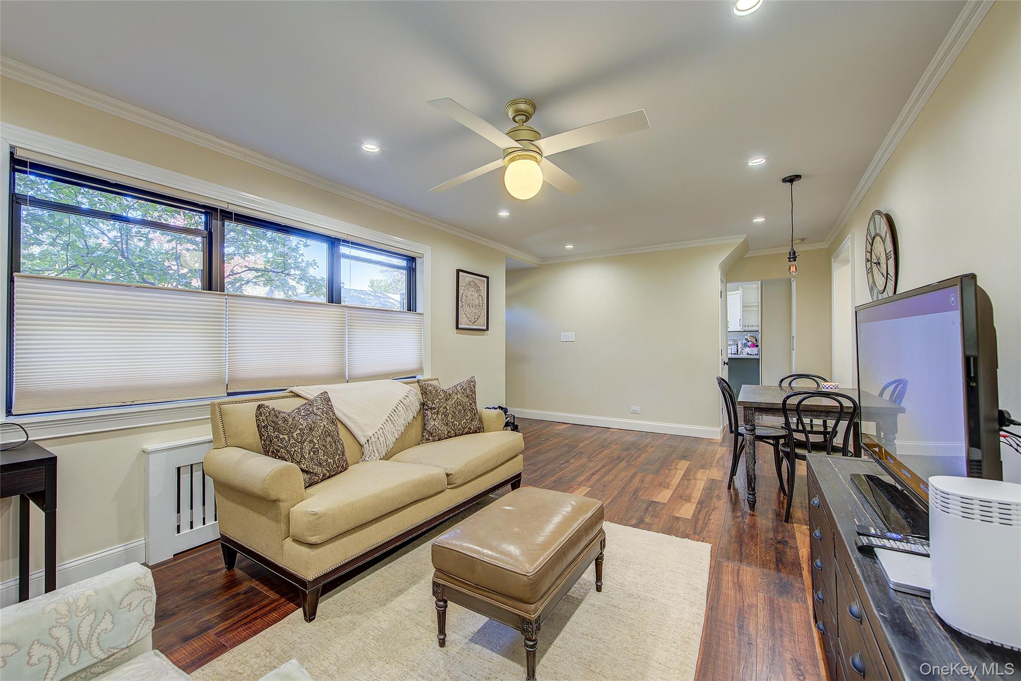 #8 photo, 219-28 75 Avenue, Oakland Gardens , NY 11364