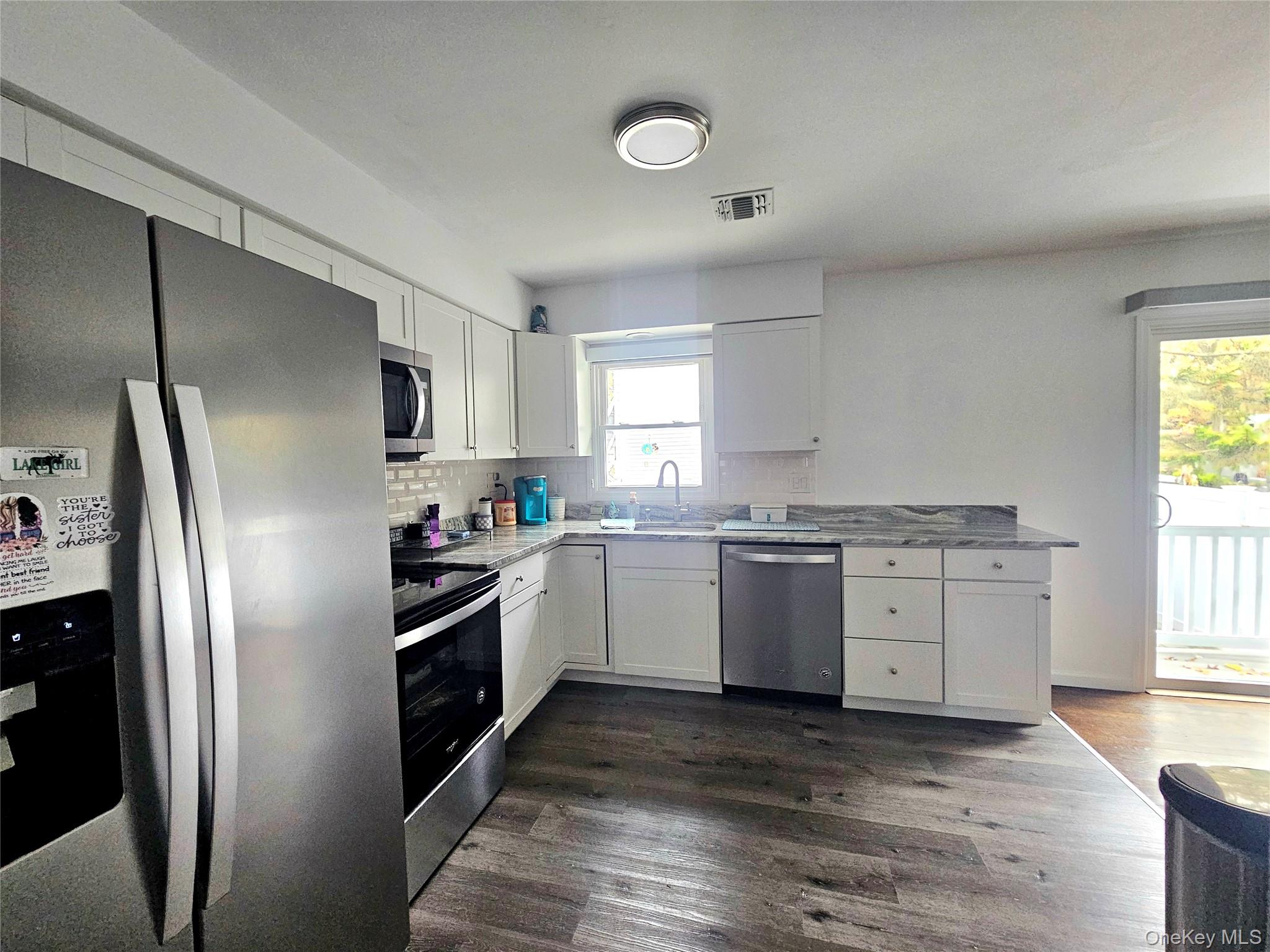 #4 photo, 31 Brookhaven Drive, サフォーク郡 Rocky Point , NY 11778