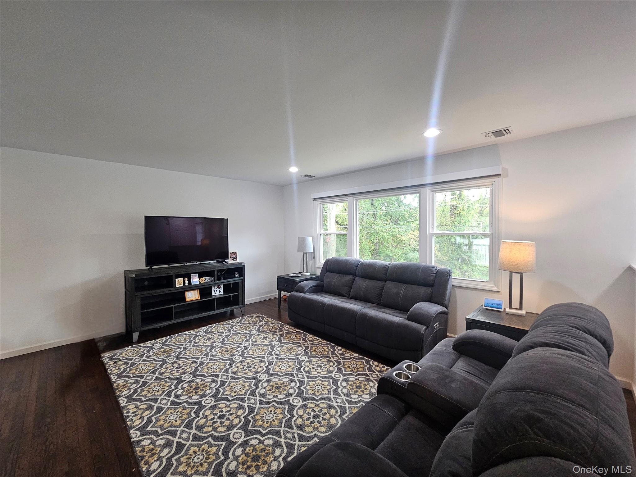 #7 photo, 31 Brookhaven Drive, サフォーク郡 Rocky Point , NY 11778