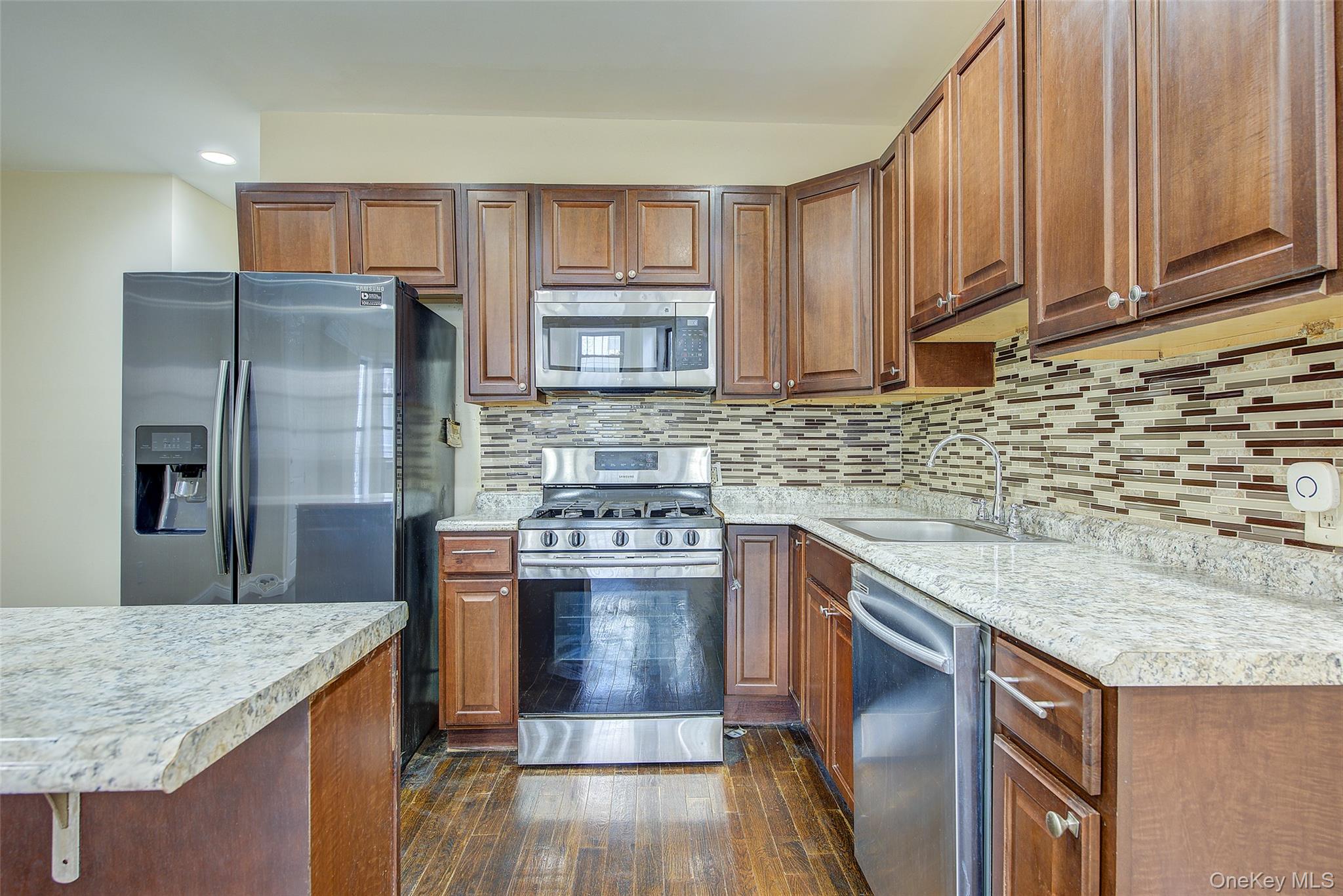 #4 photo, 346 Montauk Avenue, ブルックリン区 Brooklyn , NY 11208