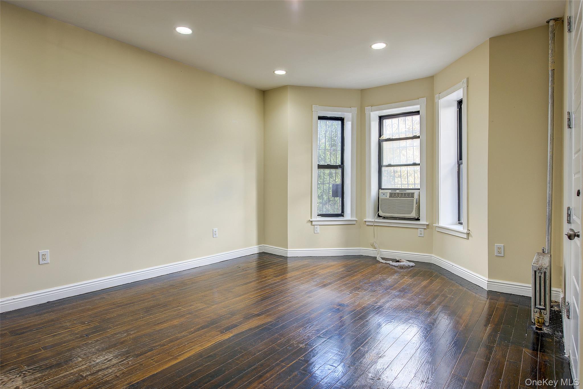 #9 photo, 346 Montauk Avenue, ブルックリン区 Brooklyn , NY 11208