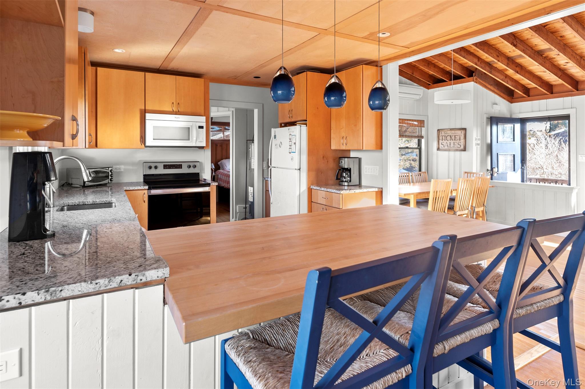 #4 photo, 35 Sloop Walk, Summer Club , NY 11706