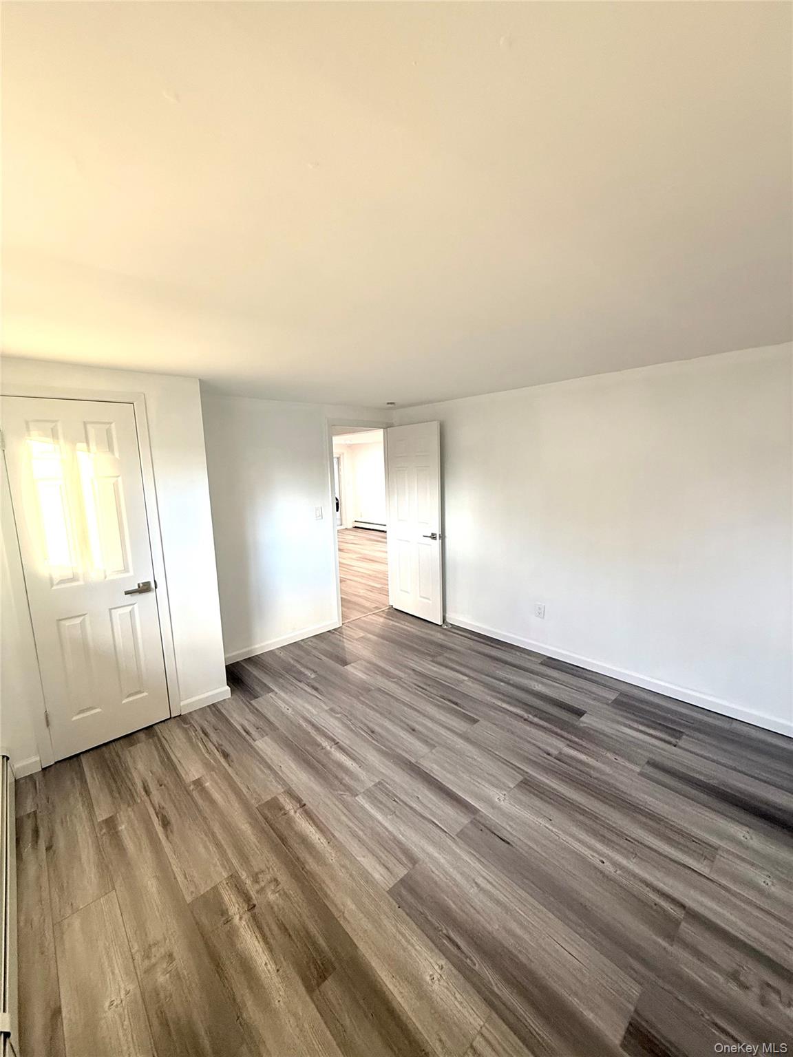 #8 photo, 193 E John Street, サフォーク郡 Lindenhurst , NY 11757