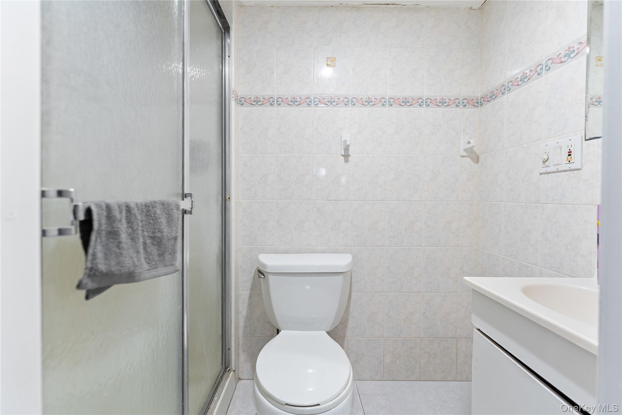 #9 photo, 90 27th Street, サフォーク郡 Copiague , NY 11726