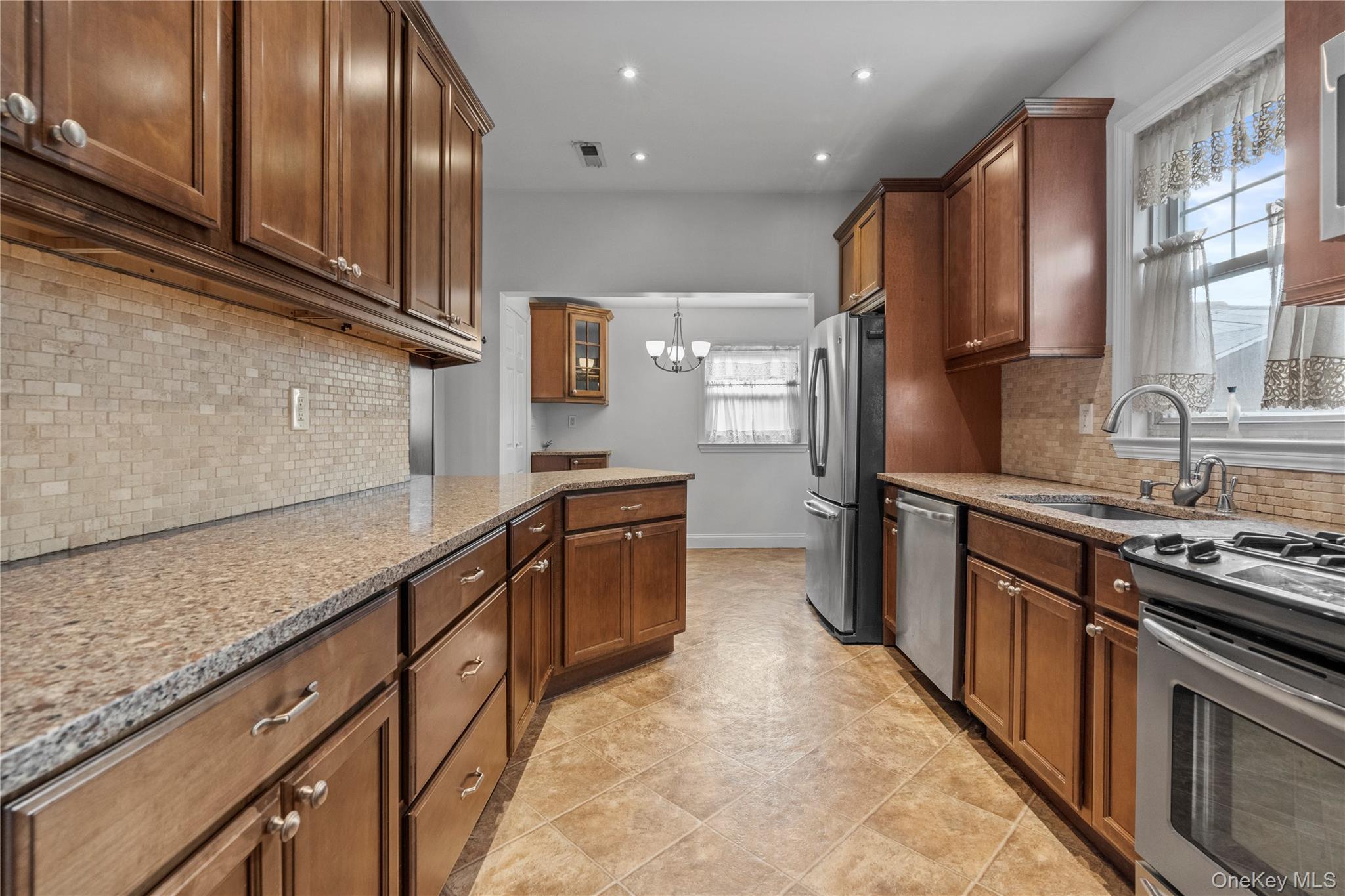 #5 photo, 20 Lincoln Street, New Rochelle , NY 10801