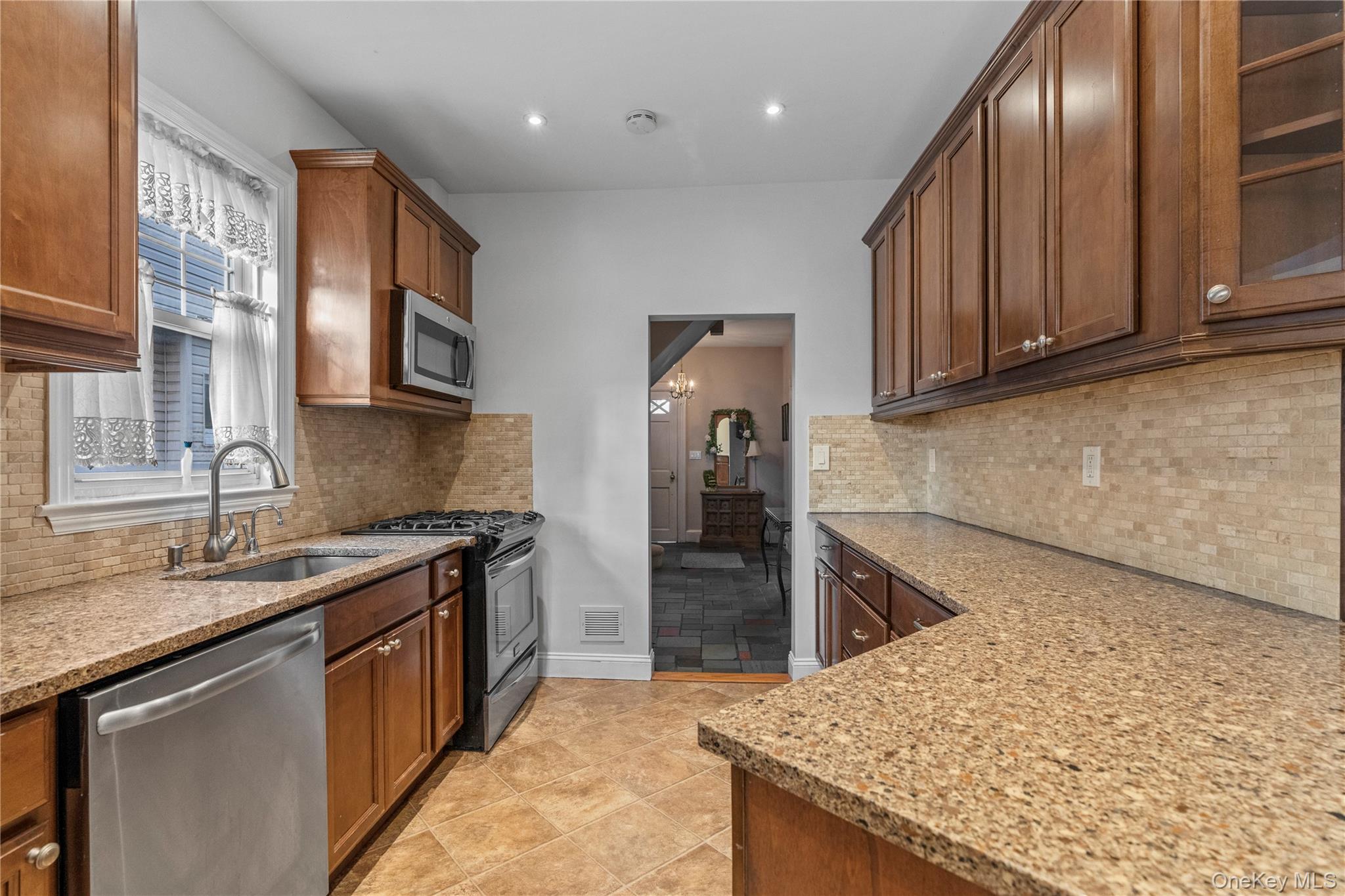 #7 photo, 20 Lincoln Street, New Rochelle , NY 10801